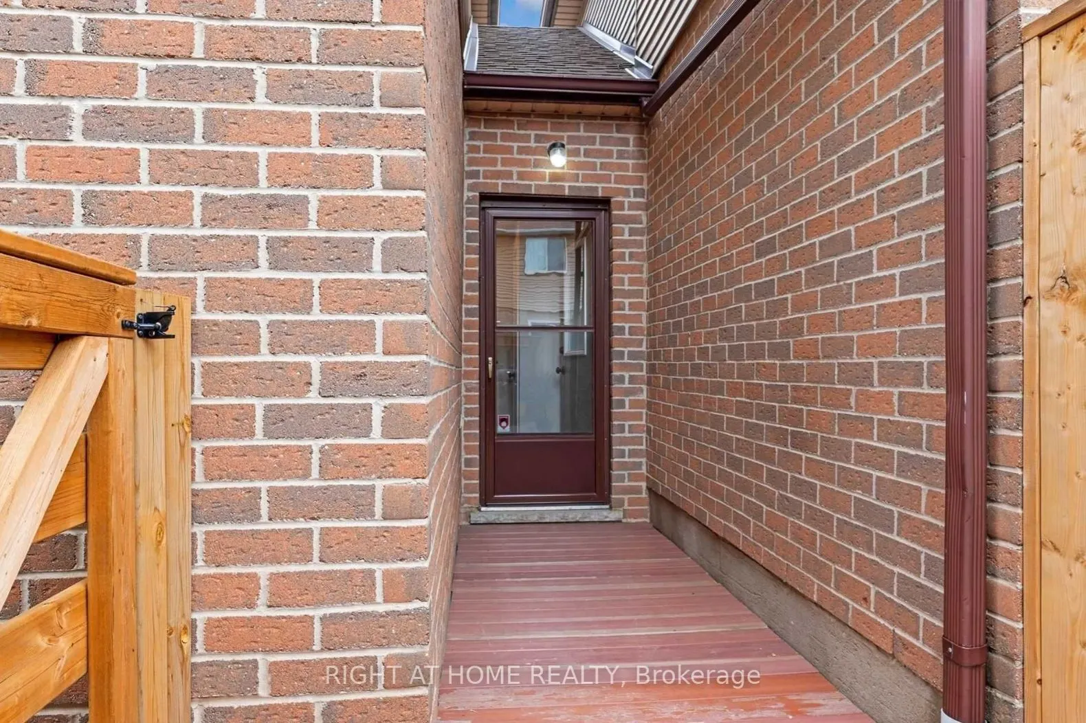 618 Barton Street, #26