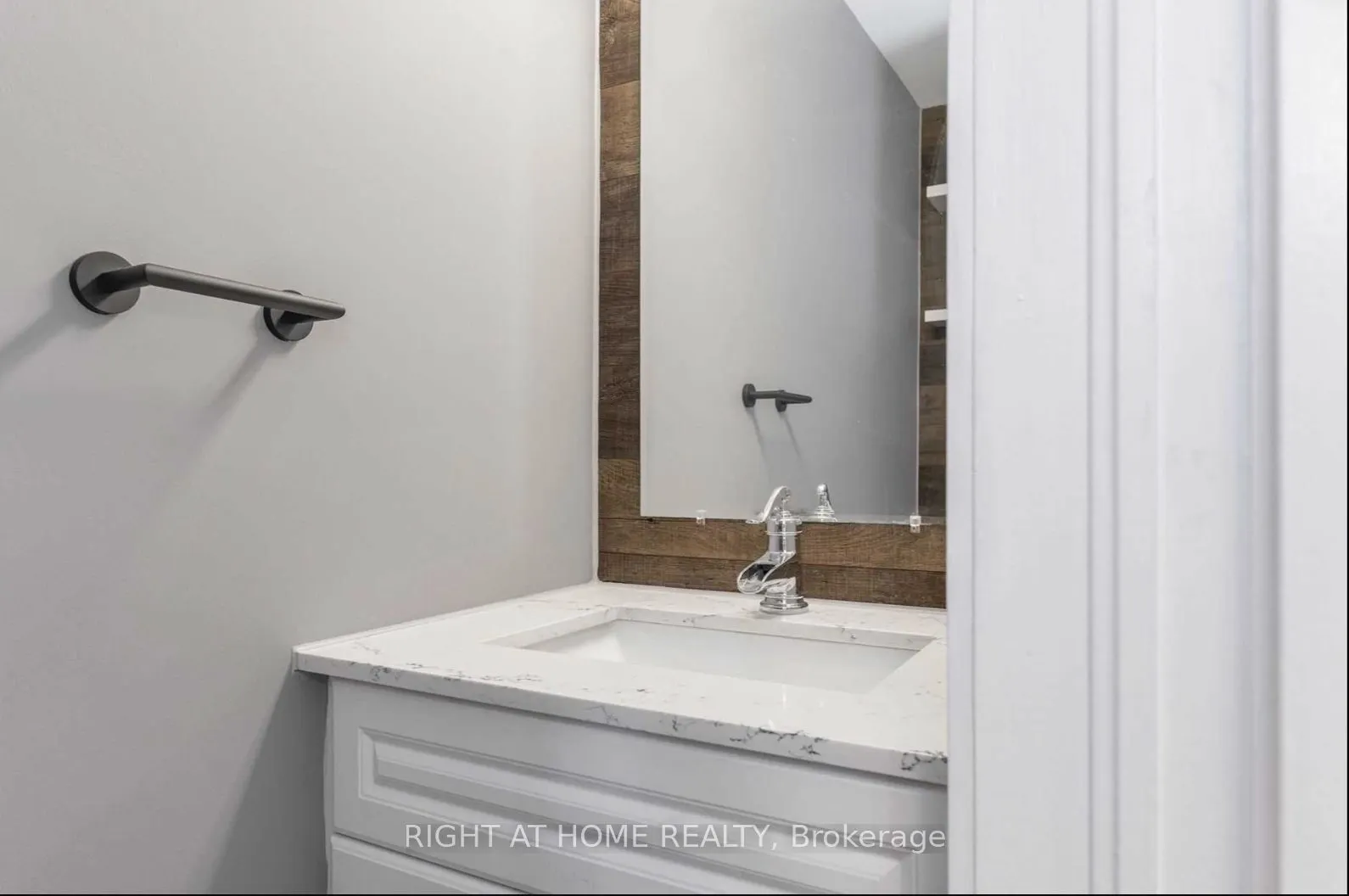 618 Barton Street, #26