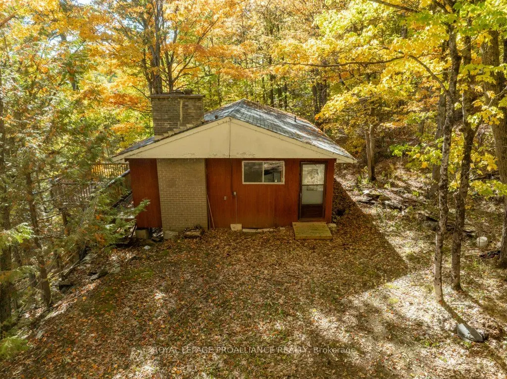 1042 East Flieler Lane