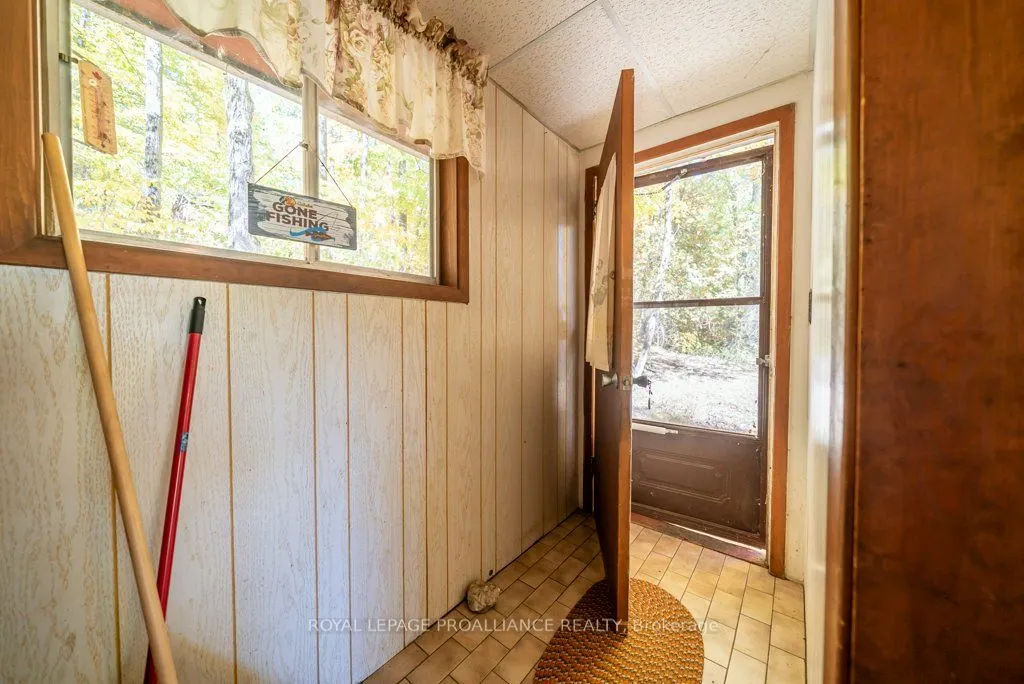 1042 East Flieler Lane