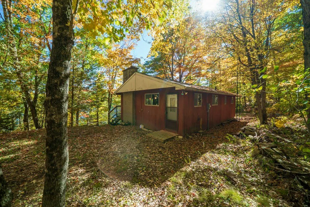 1042 East Flieler Lane