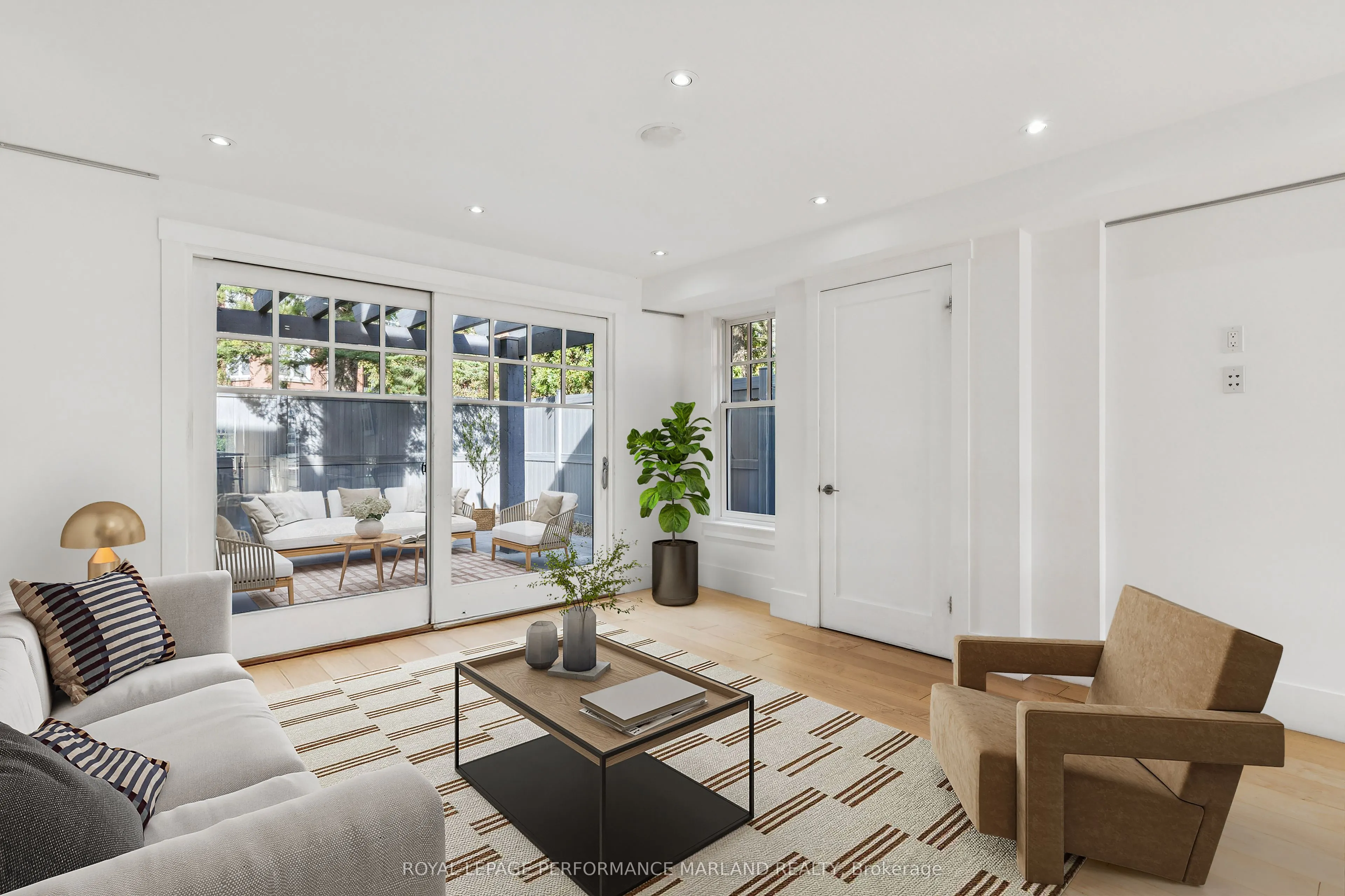 67 Rideau Terrace