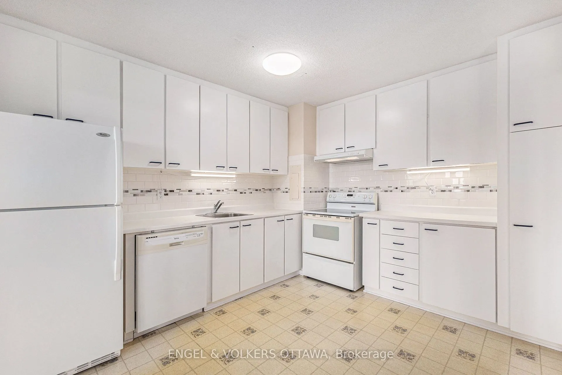 2951 Riverside Drive, #1110