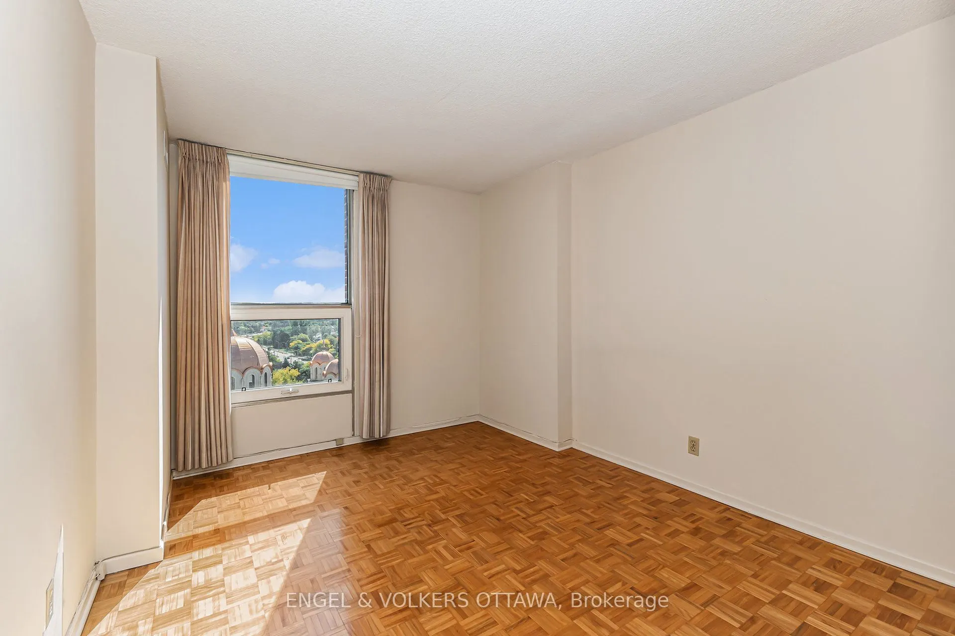 2951 Riverside Drive, #1110