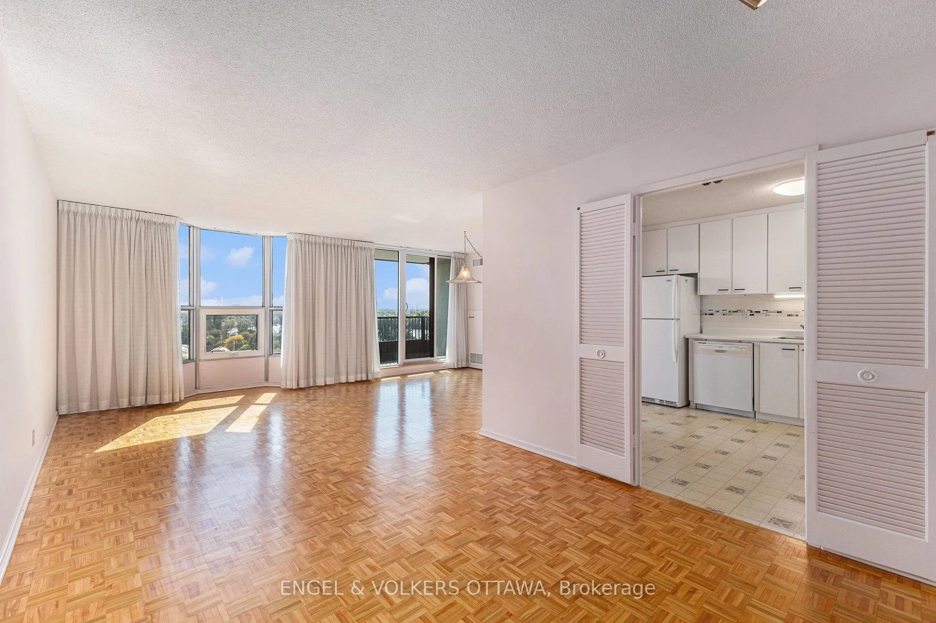 2951 Riverside Drive, #1110
