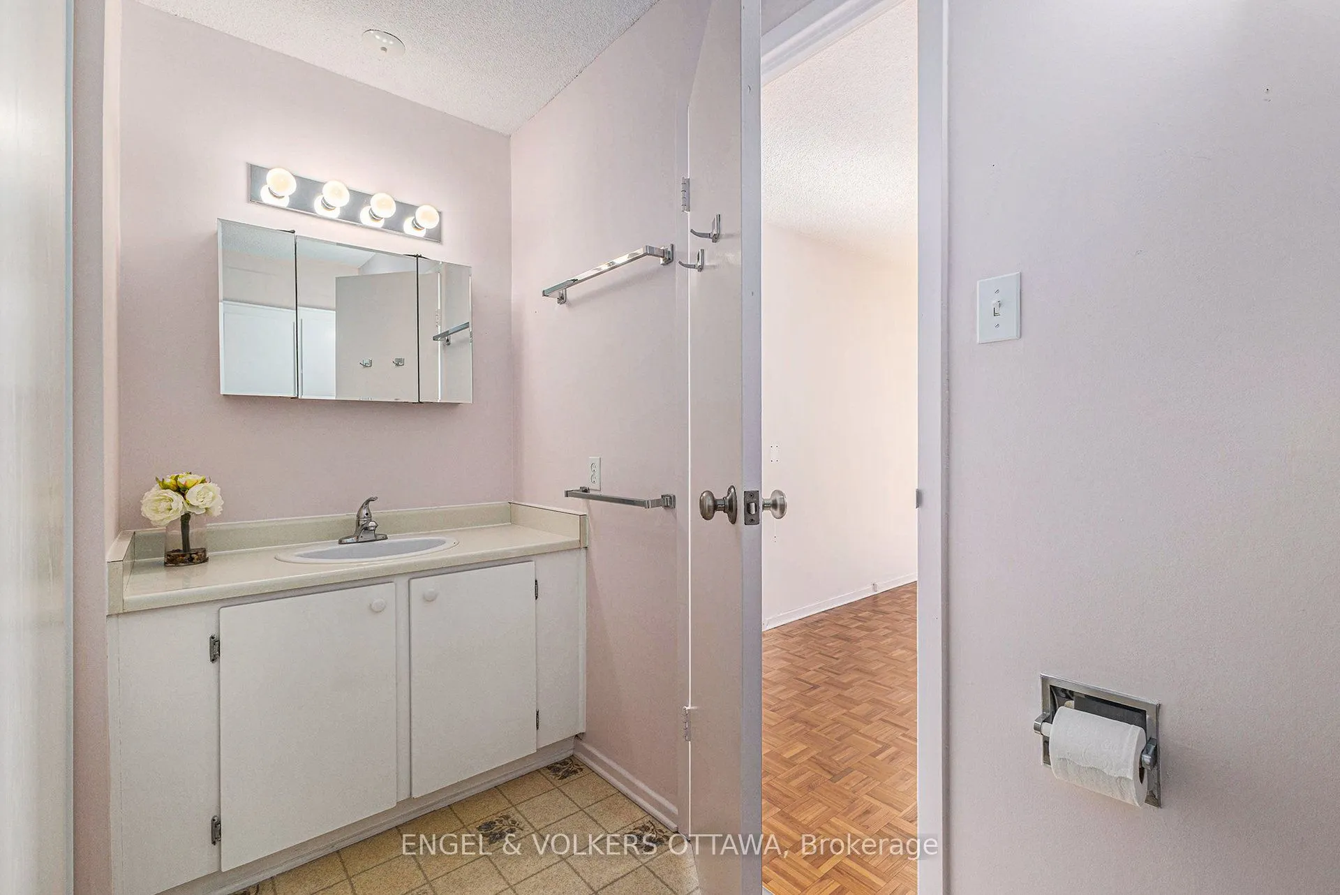 2951 Riverside Drive, #1110