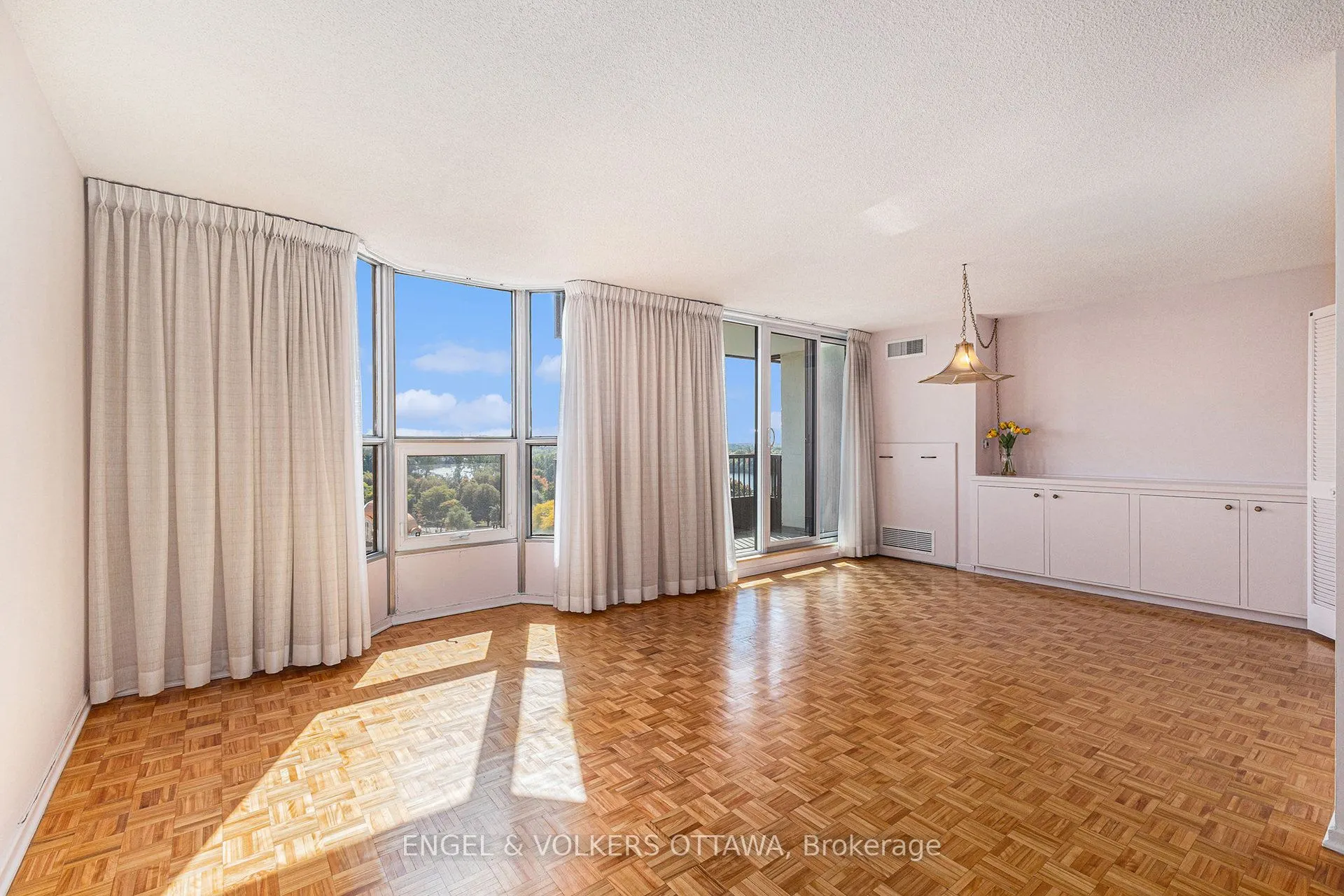 2951 Riverside Drive, #1110