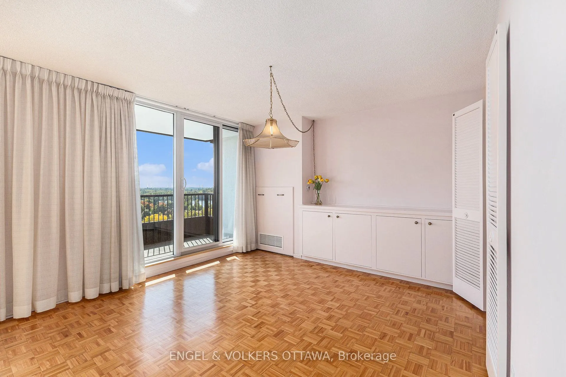 2951 Riverside Drive, #1110
