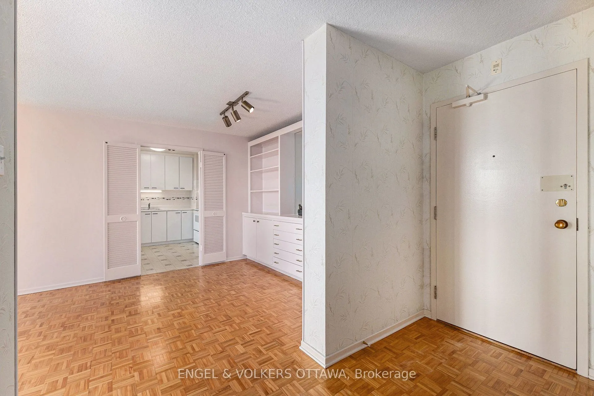 2951 Riverside Drive, #1110