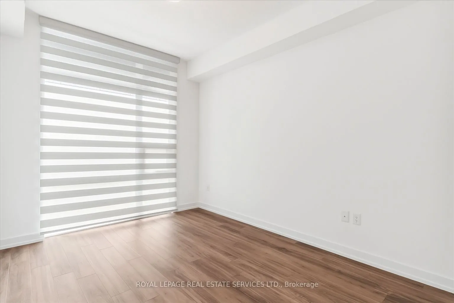 460 Dundas Street E, #107