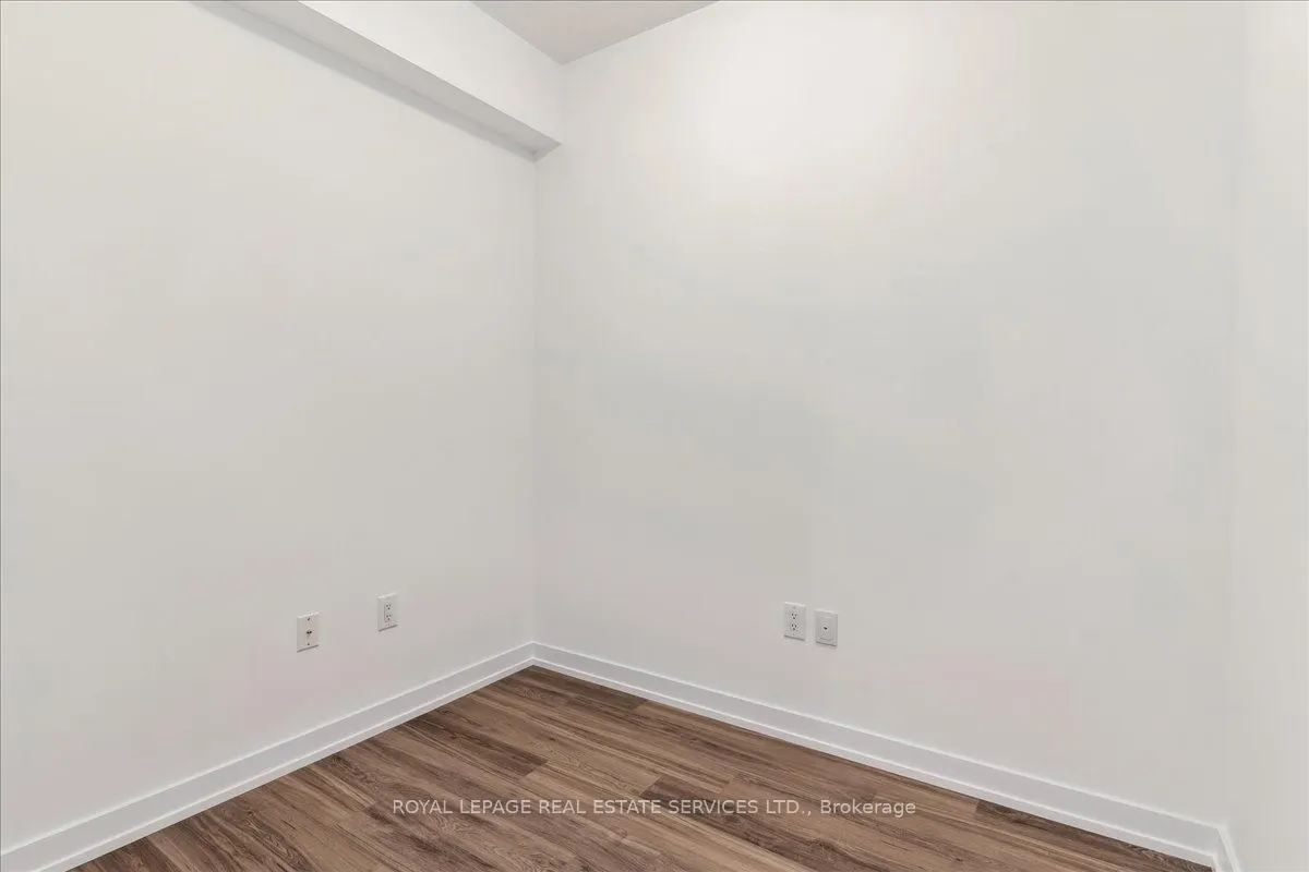 460 Dundas Street E, #107