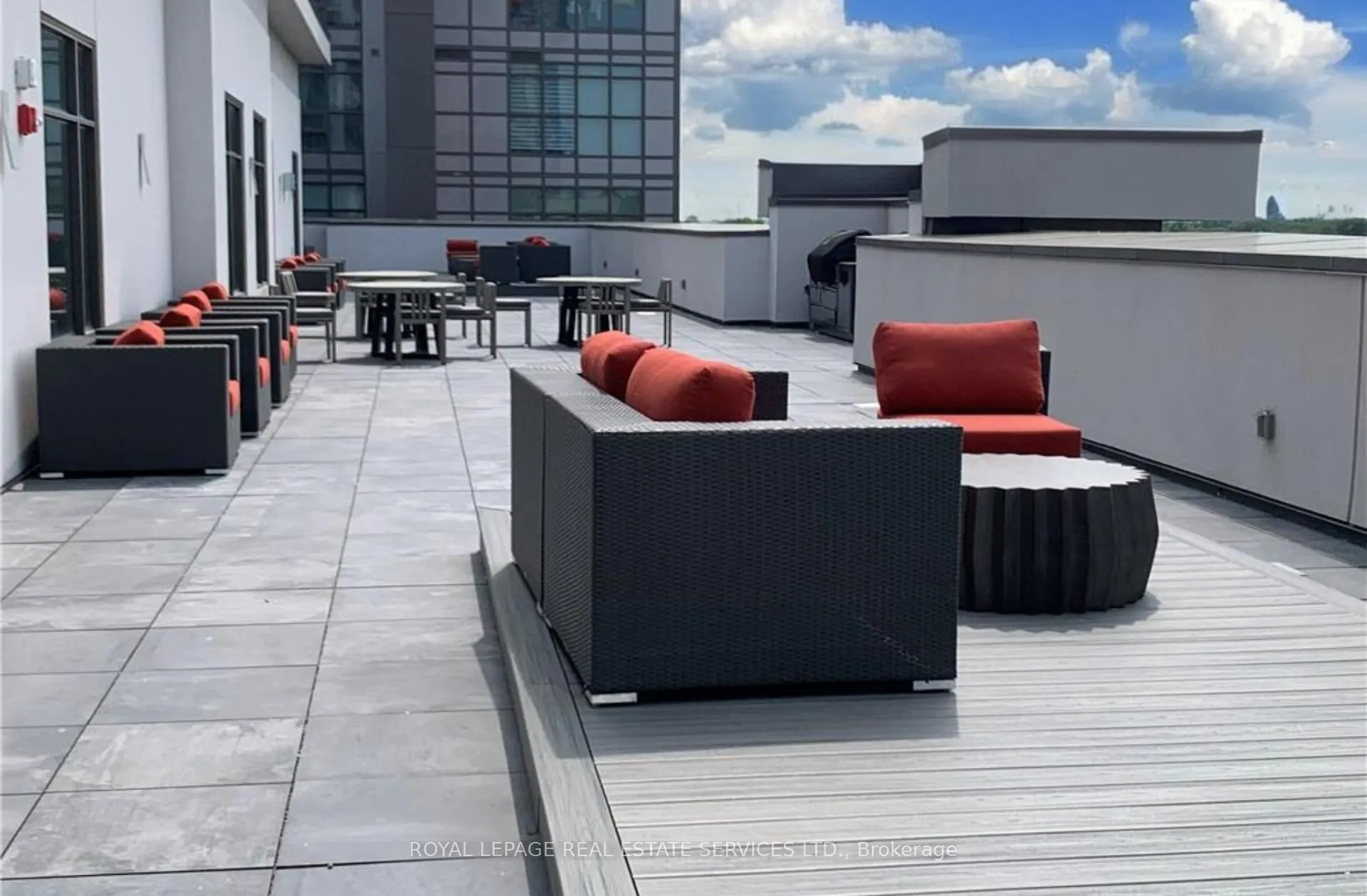 460 Dundas Street E, #107
