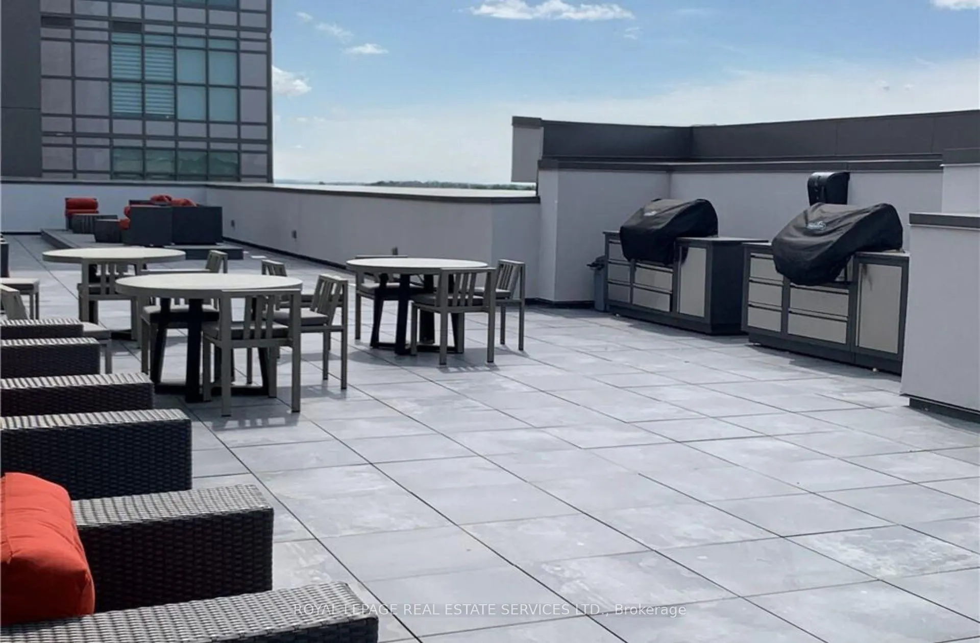 460 Dundas Street E, #107