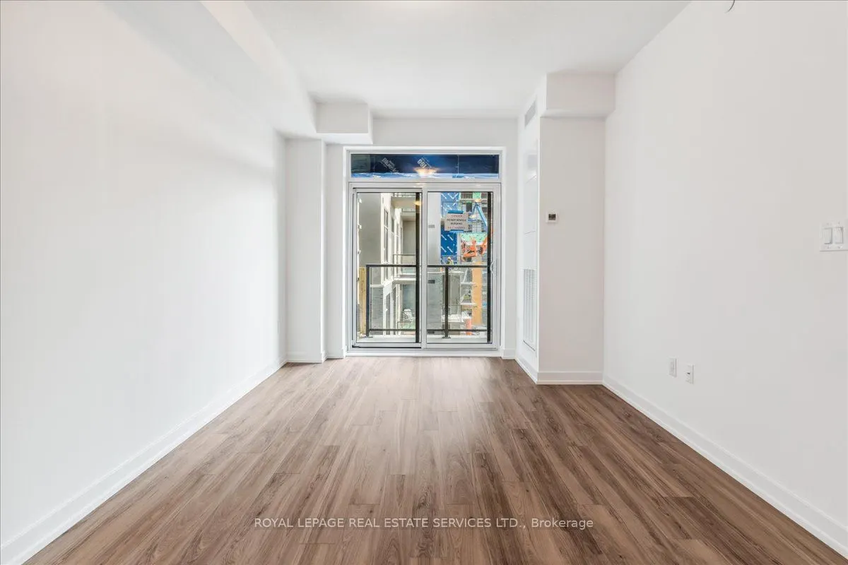 460 Dundas Street E, #107