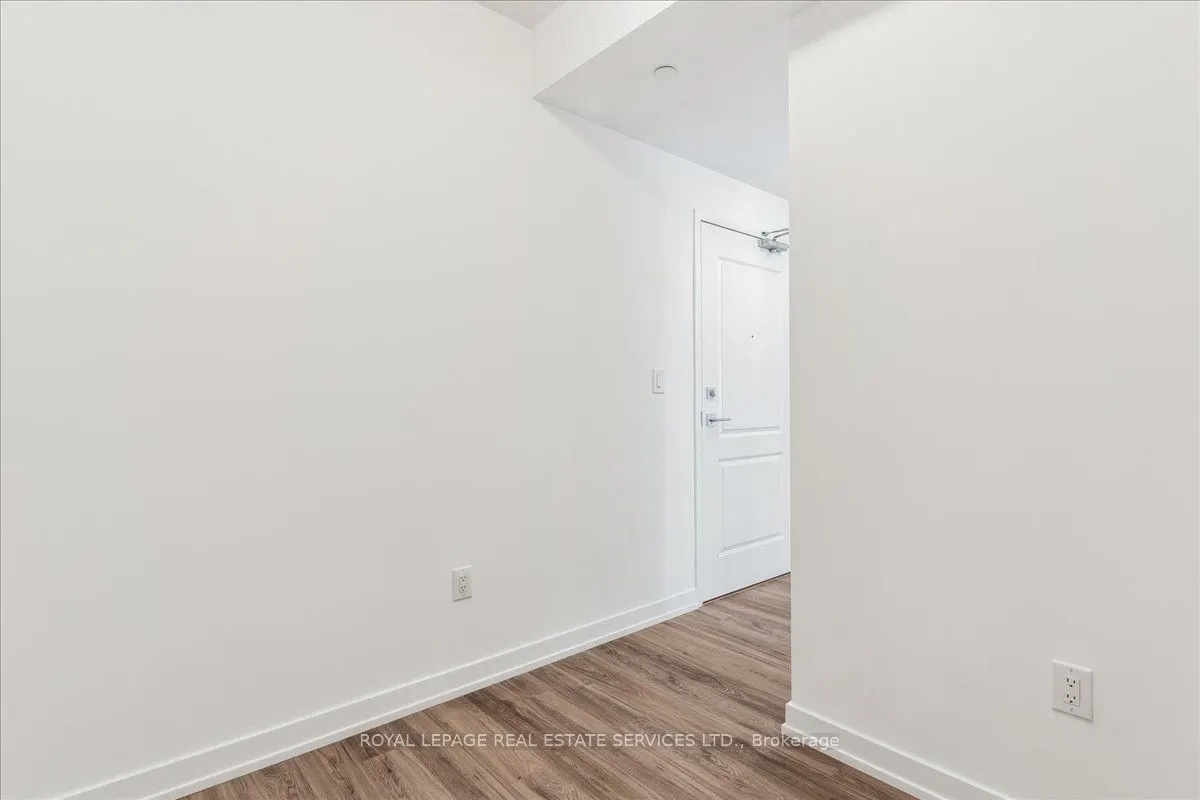 460 Dundas Street E, #107