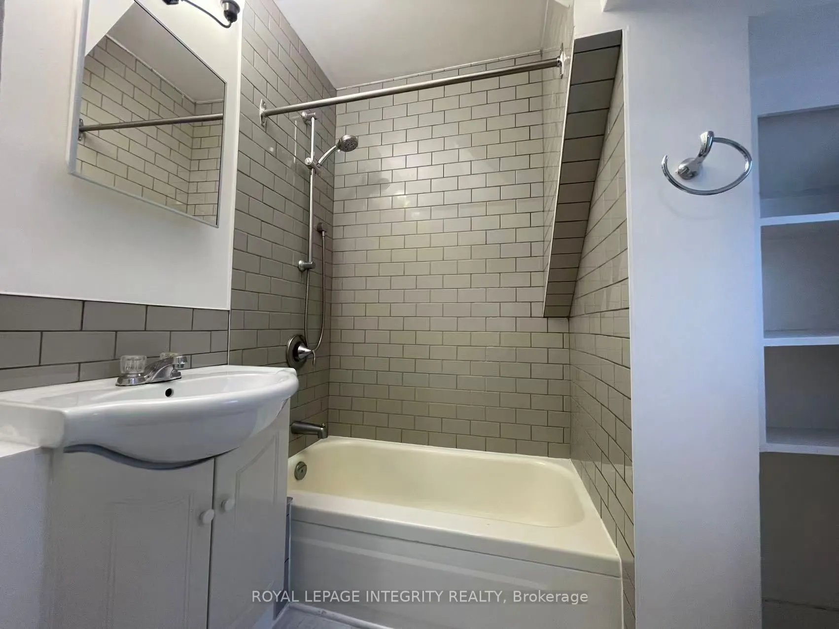 34 McArthur Avenue, #5