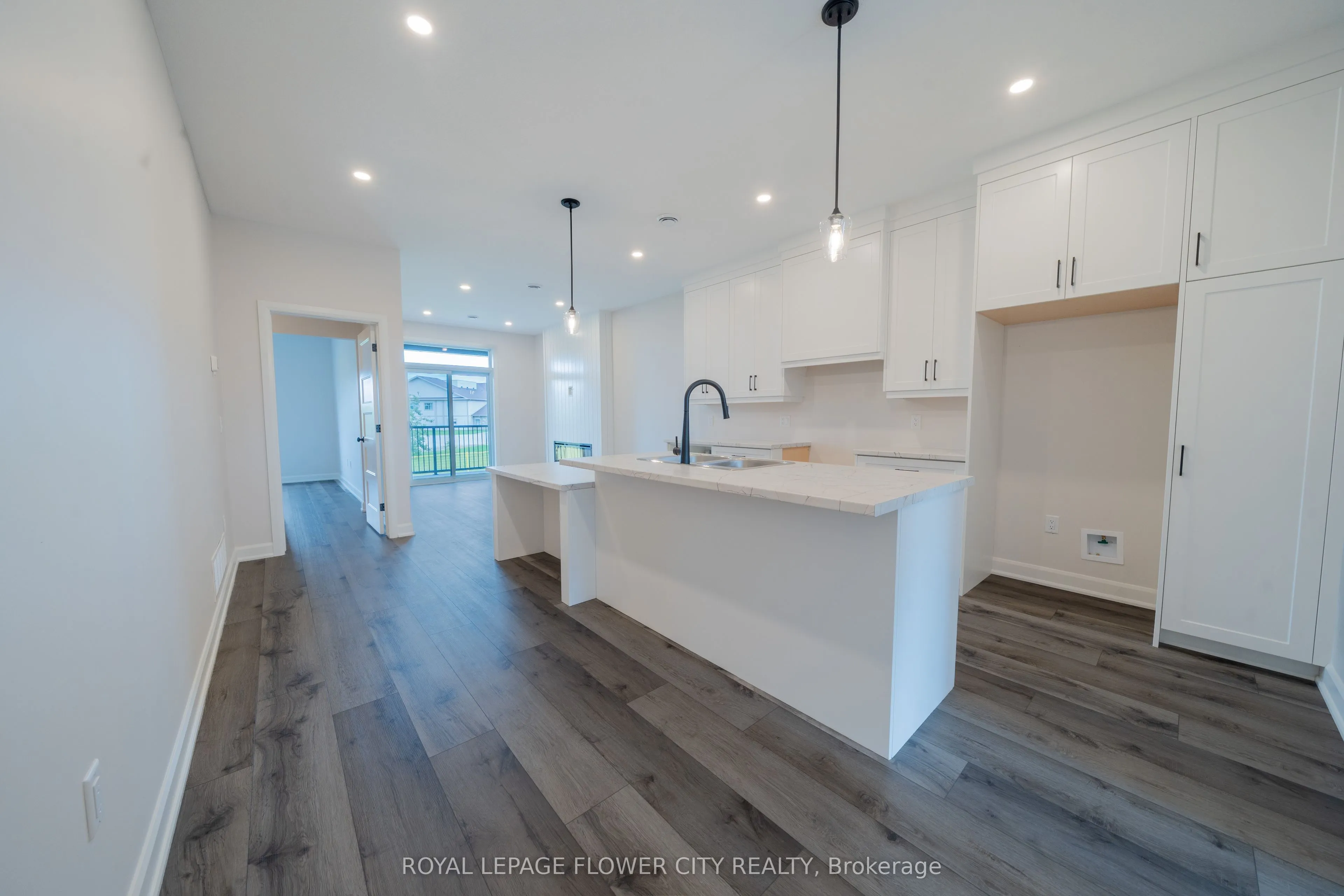 440 Wellington Street, #20
