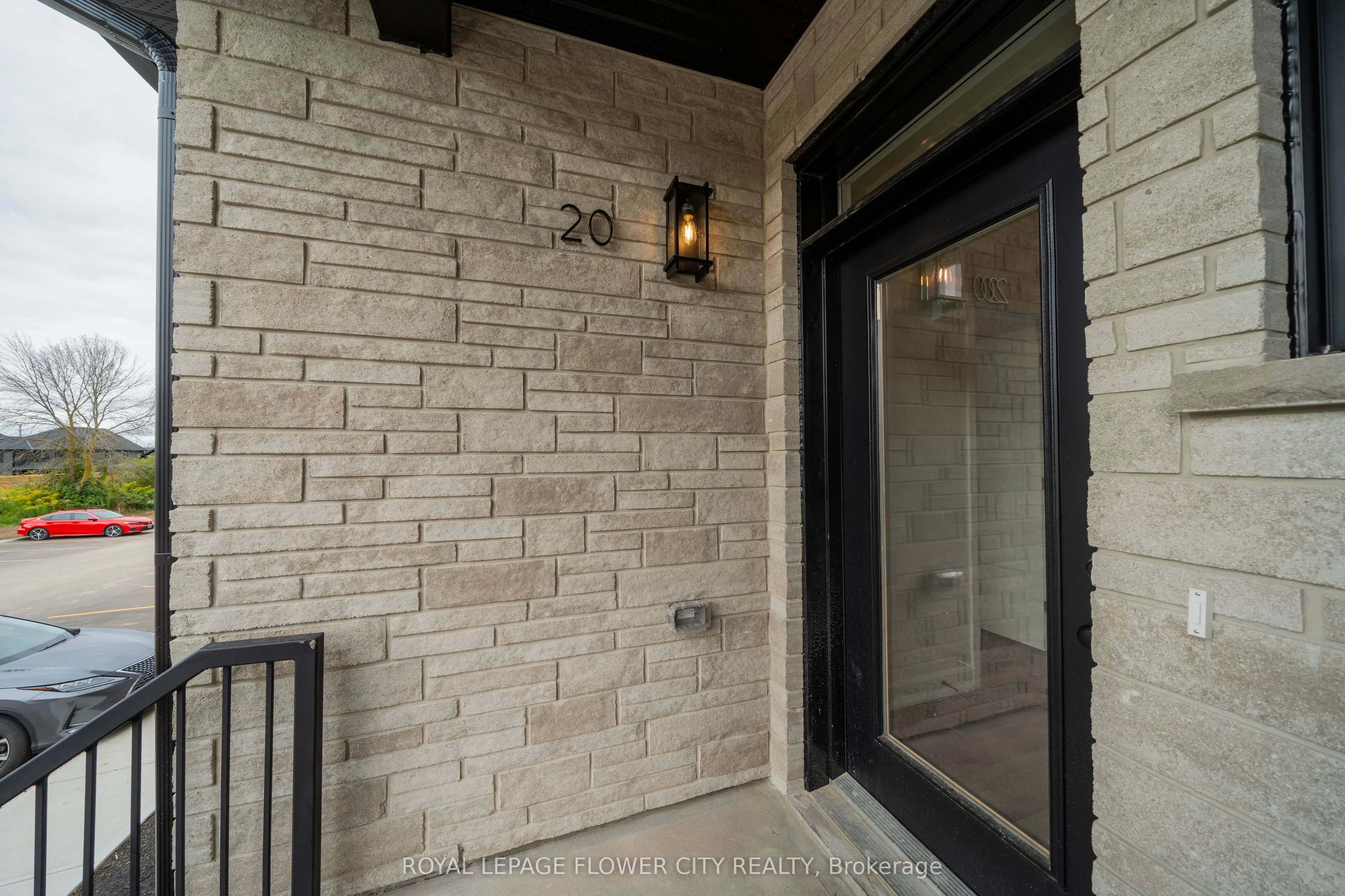 440 Wellington Street, #20