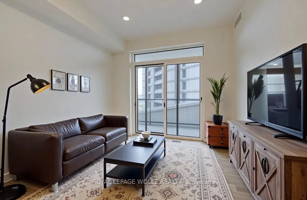 25 Wellington Street S, #1708