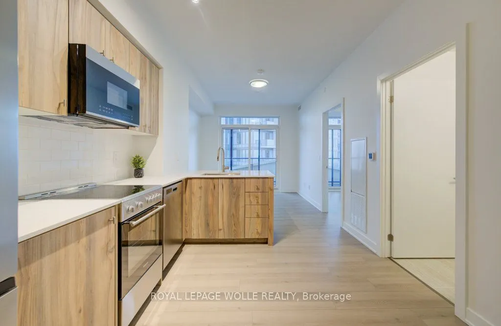 25 Wellington Street S, #1708