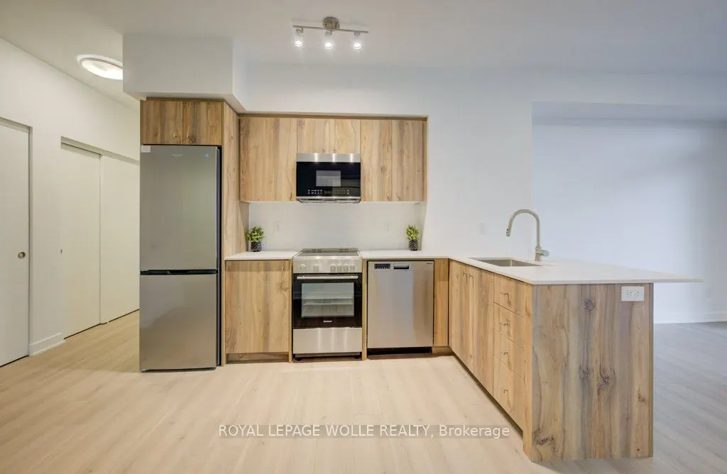 25 Wellington Street S, #1708