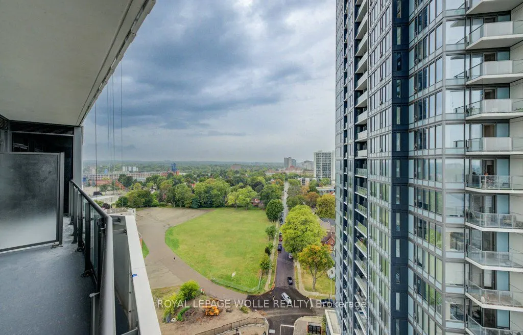 25 Wellington Street S, #1708
