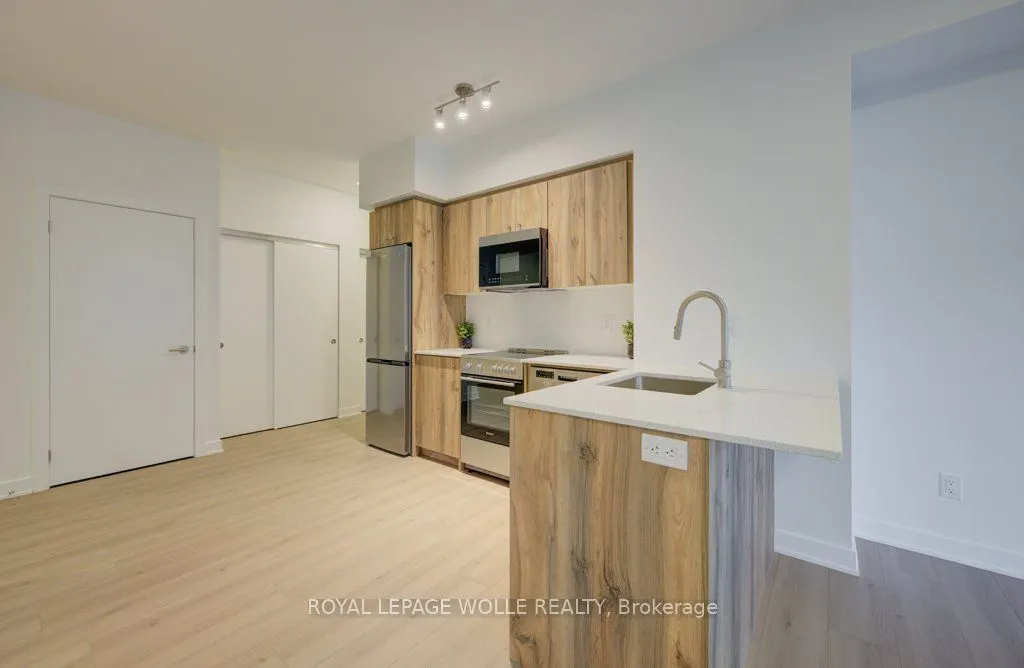 25 Wellington Street S, #1708
