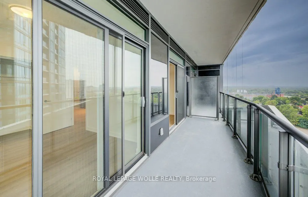 25 Wellington Street S, #1708