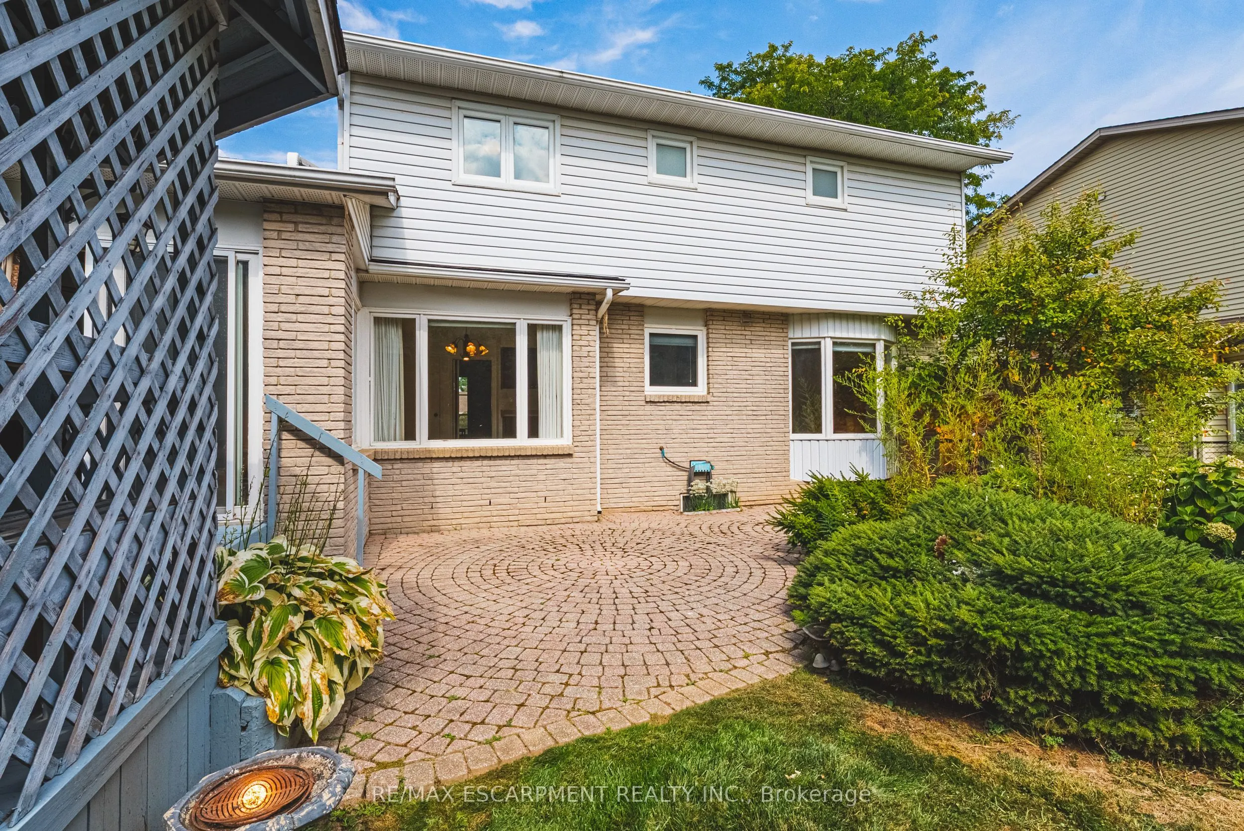 140 Amberly Boulevard