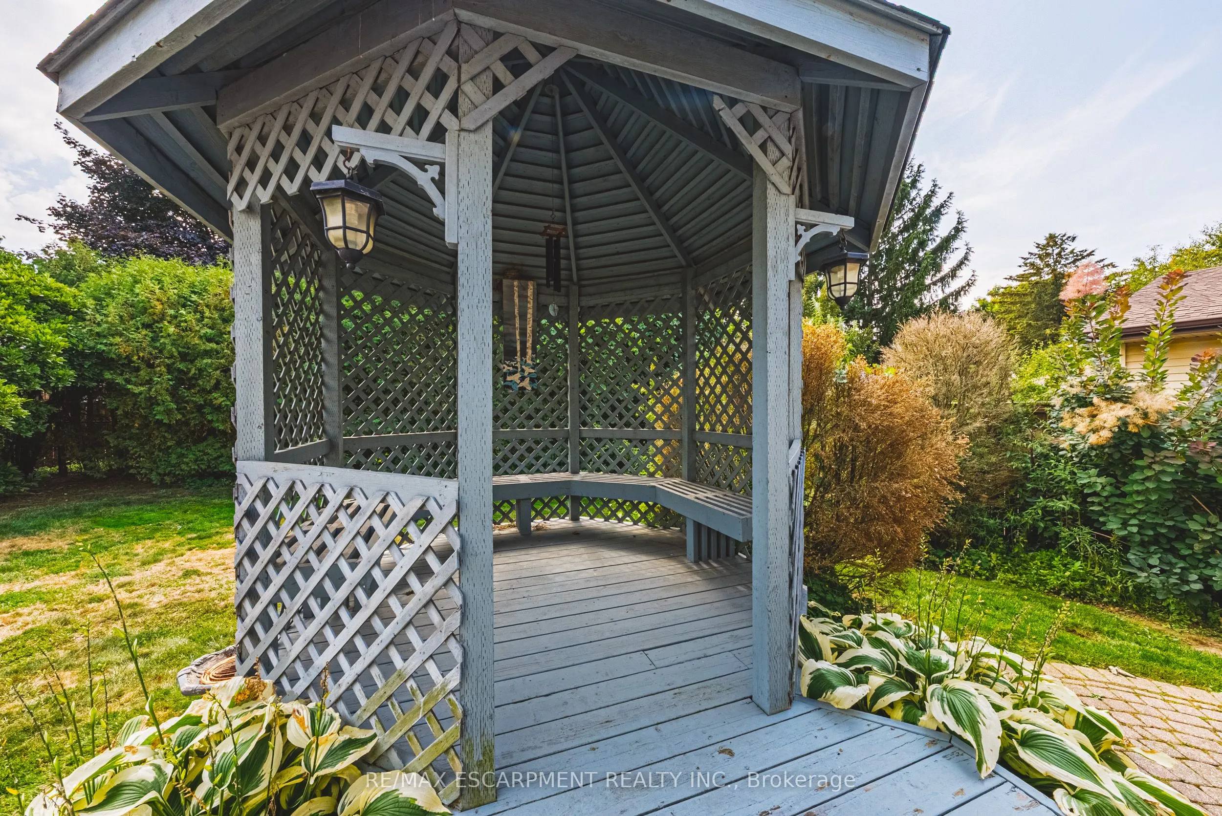 140 Amberly Boulevard