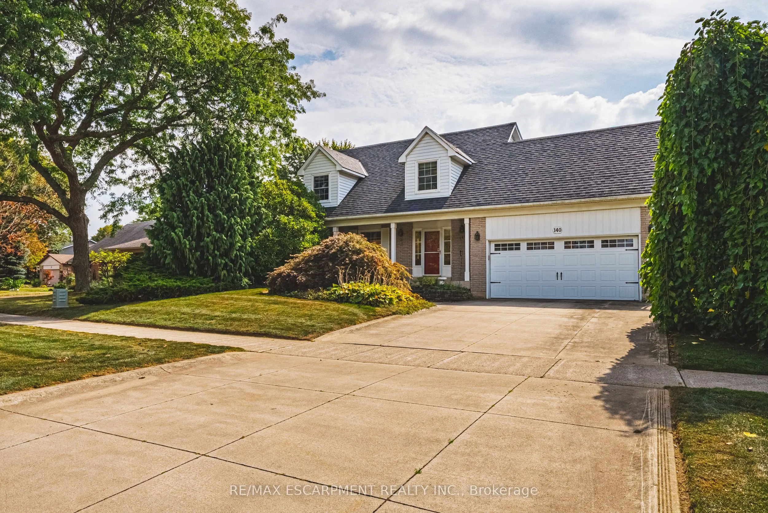 140 Amberly Boulevard
