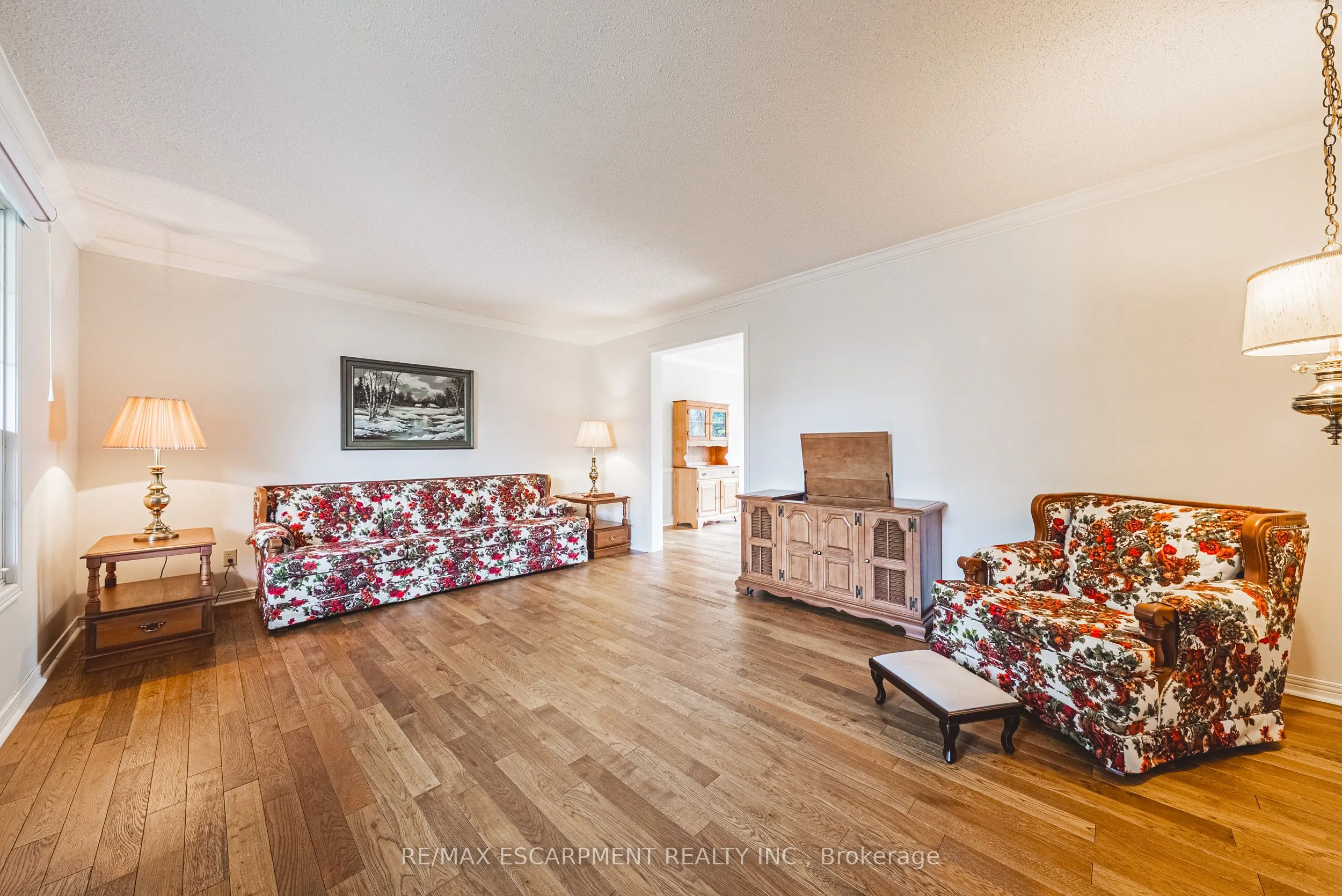 140 Amberly Boulevard