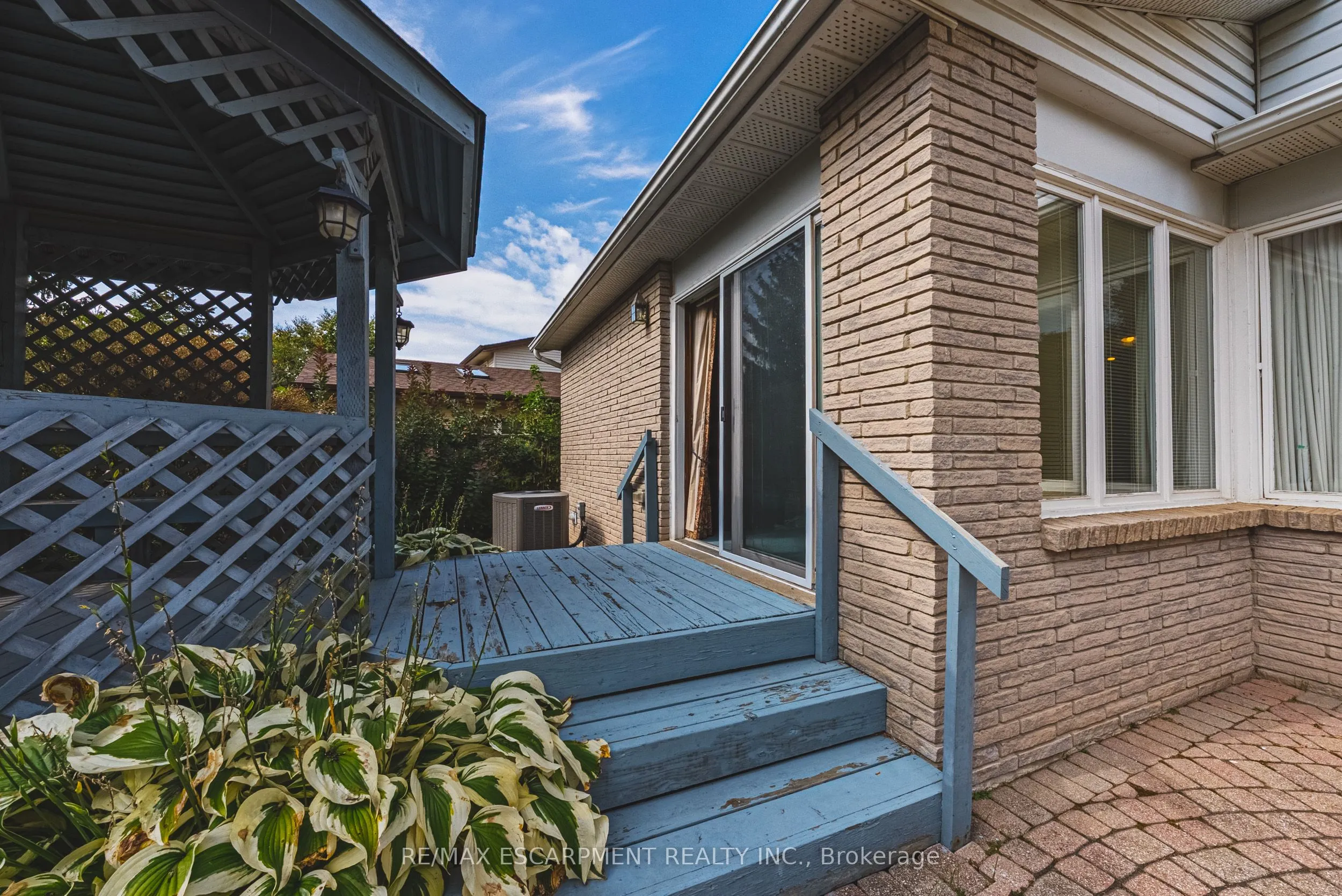 140 Amberly Boulevard