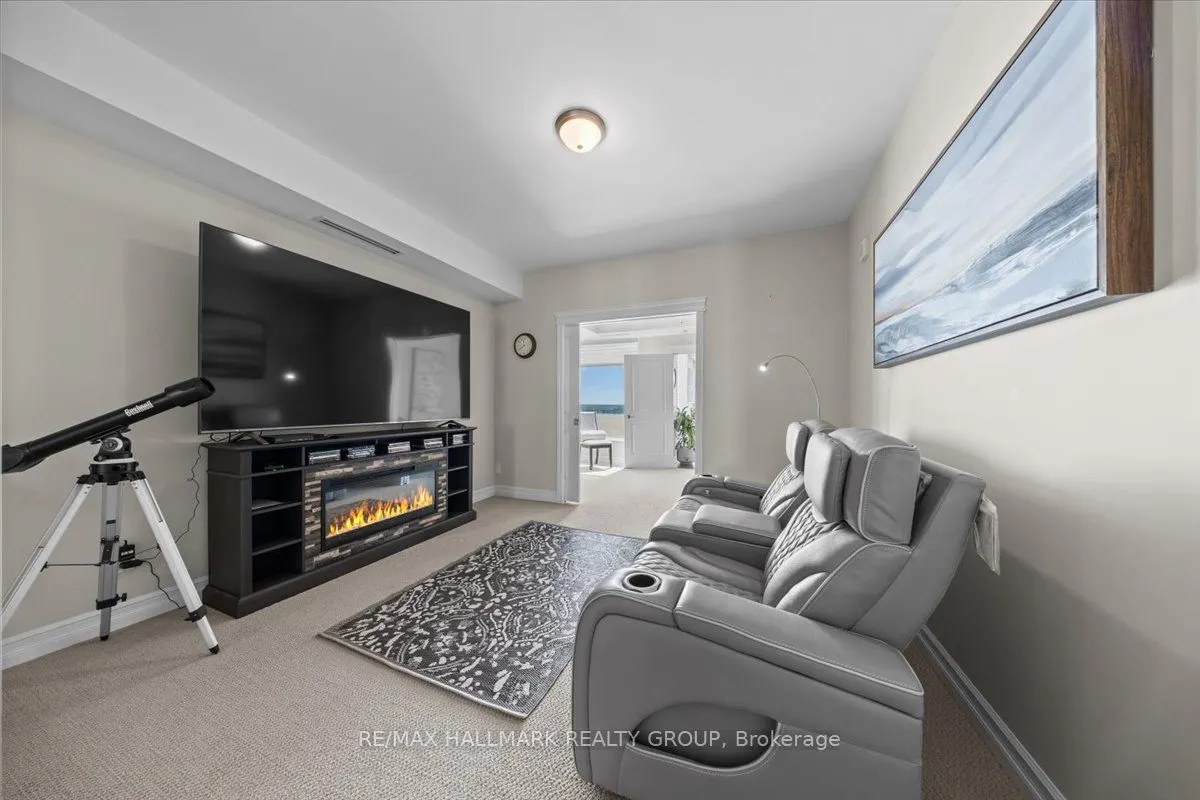15 St Andrew Street, #1501