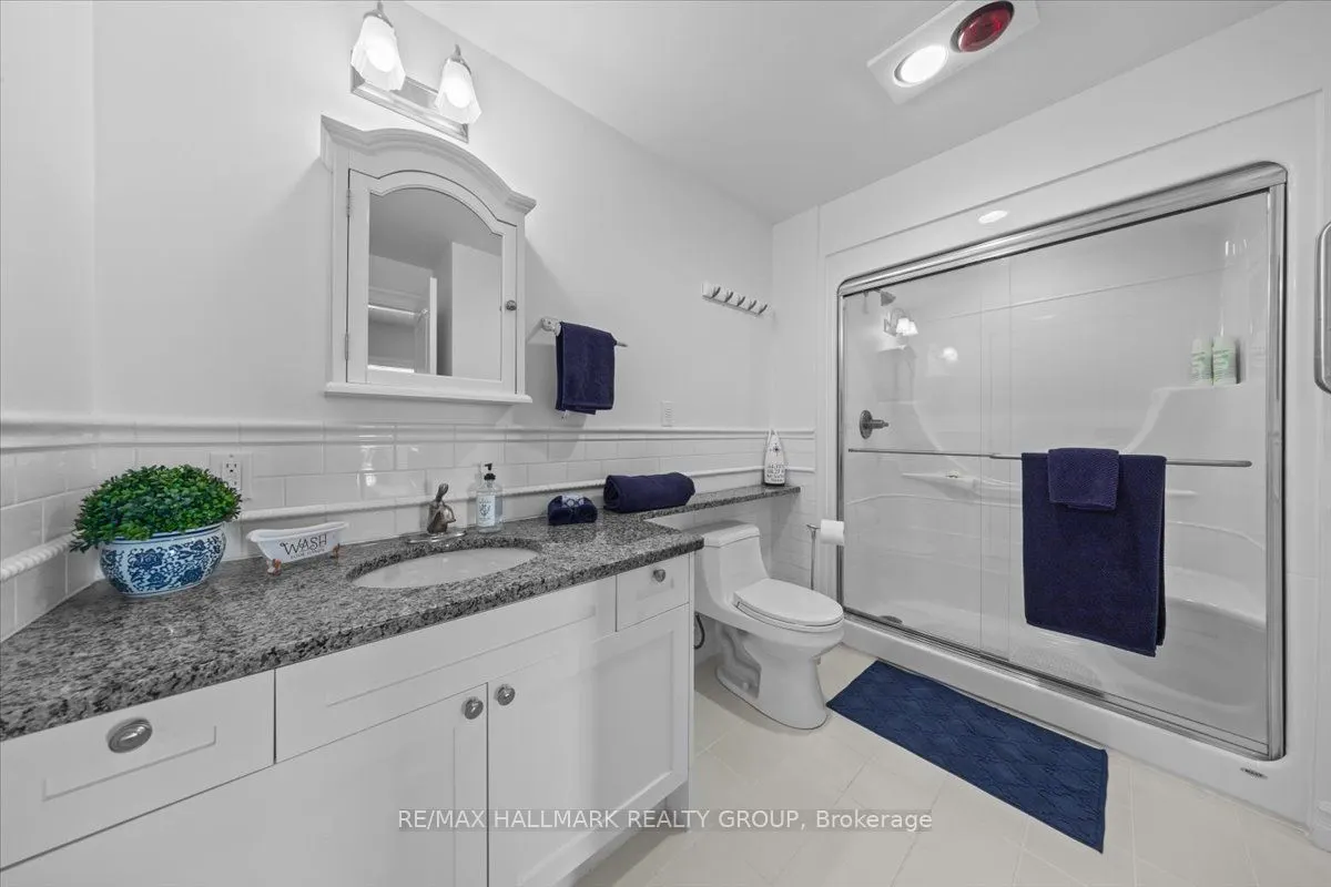 15 St Andrew Street, #1501