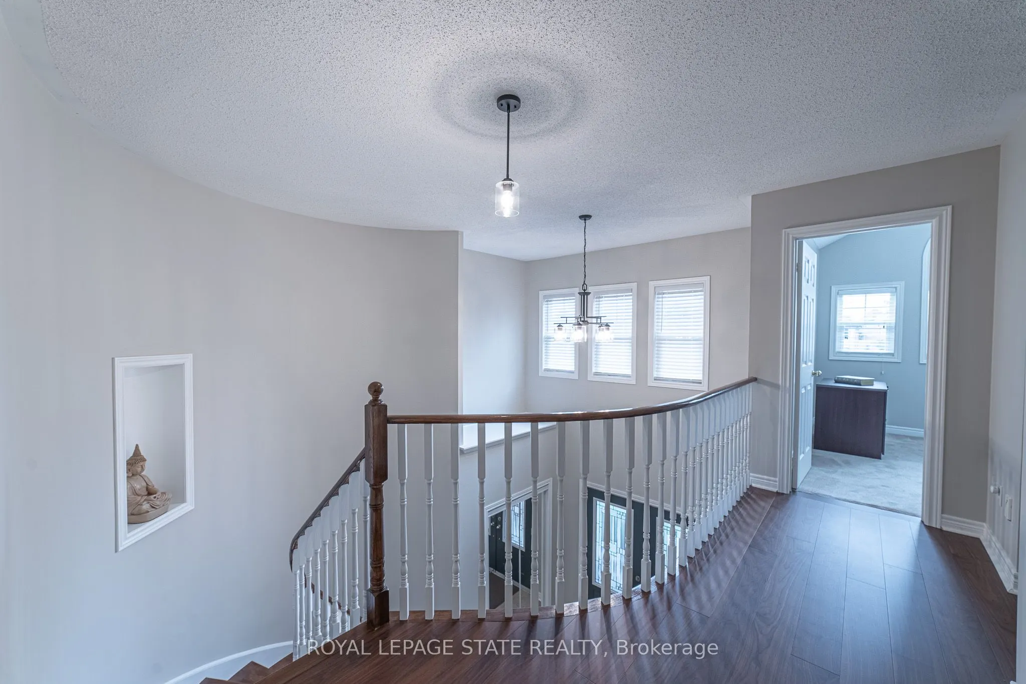 120 Sundial Crescent