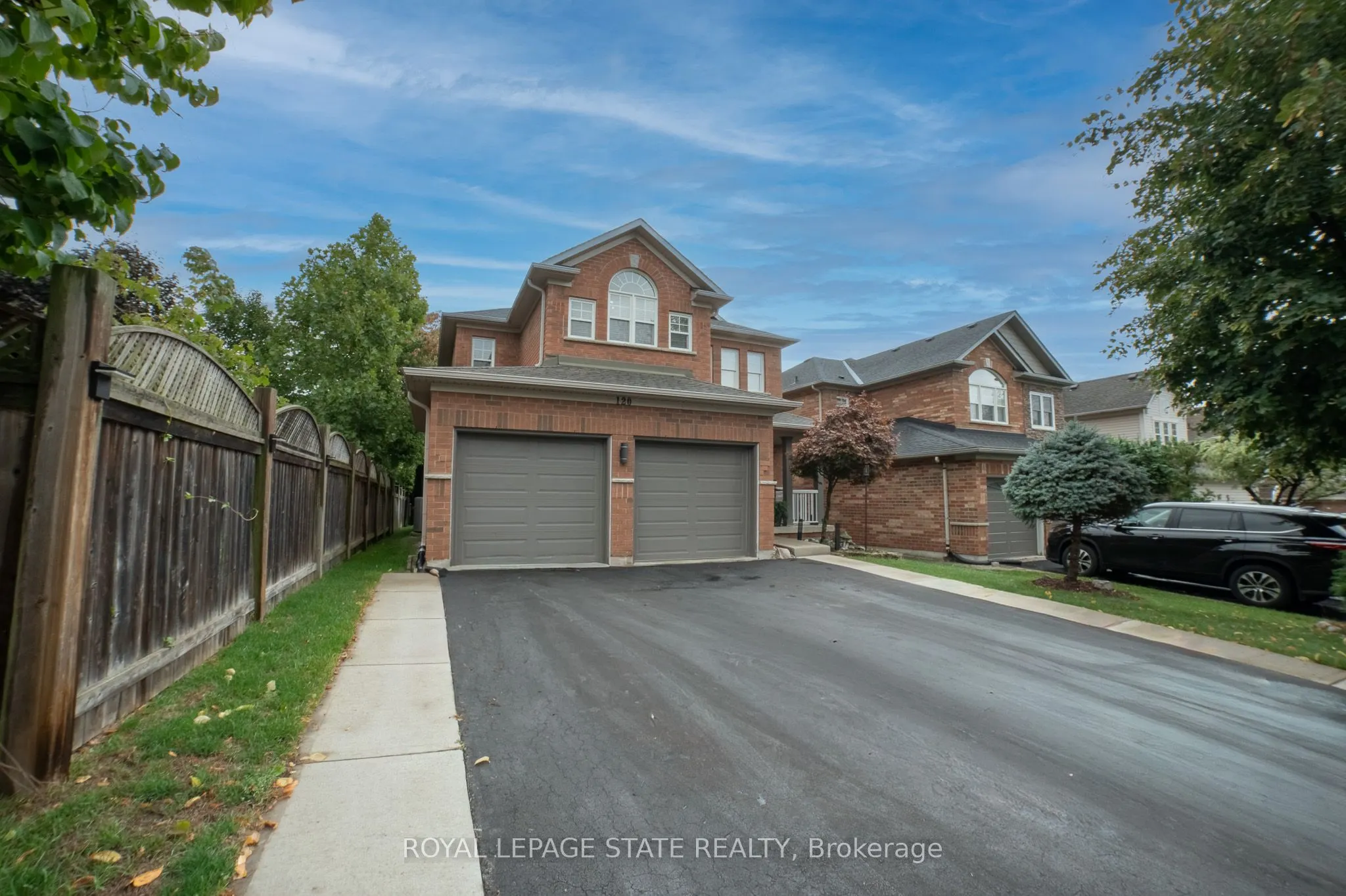 120 Sundial Crescent