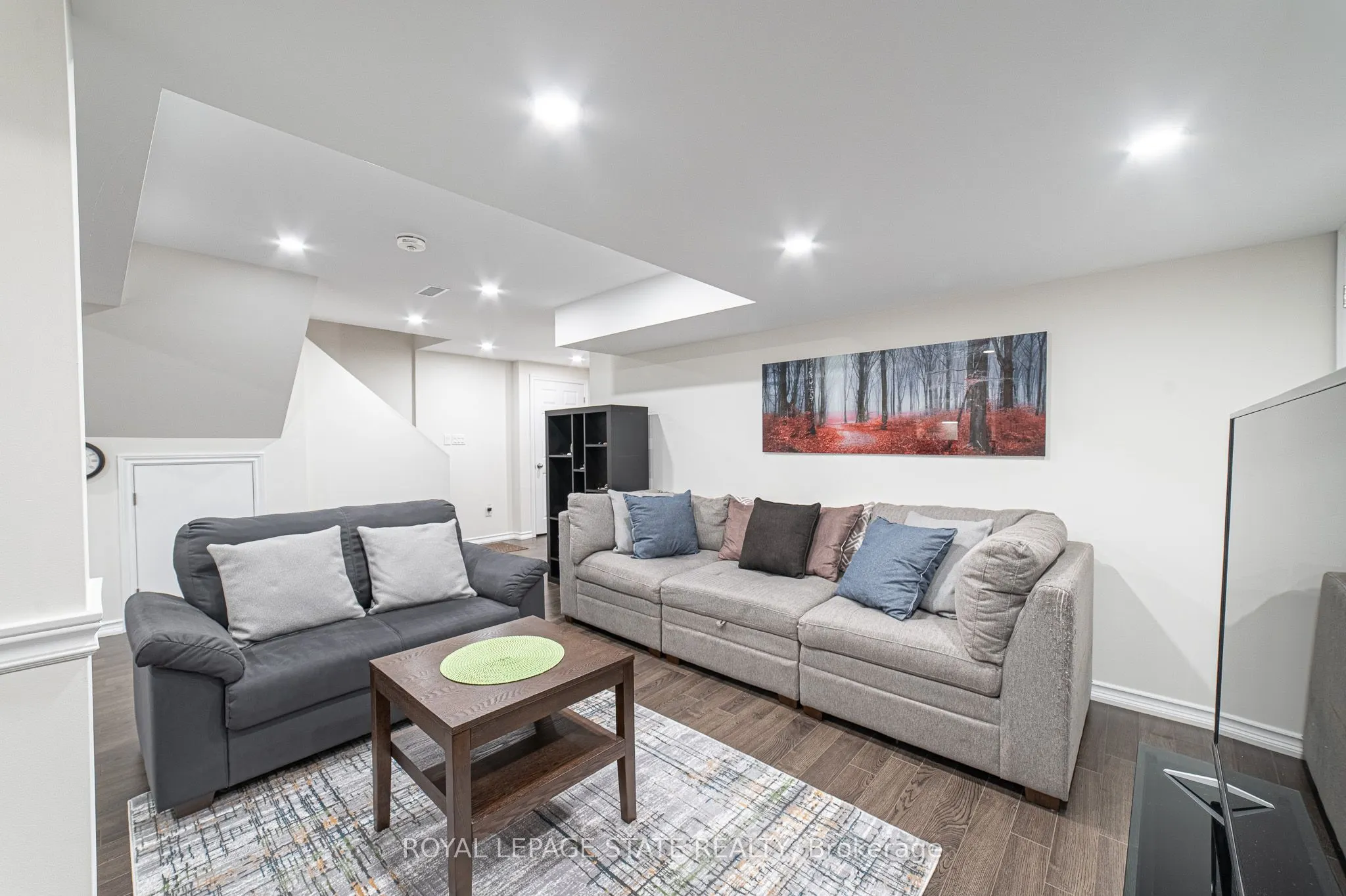 120 Sundial Crescent