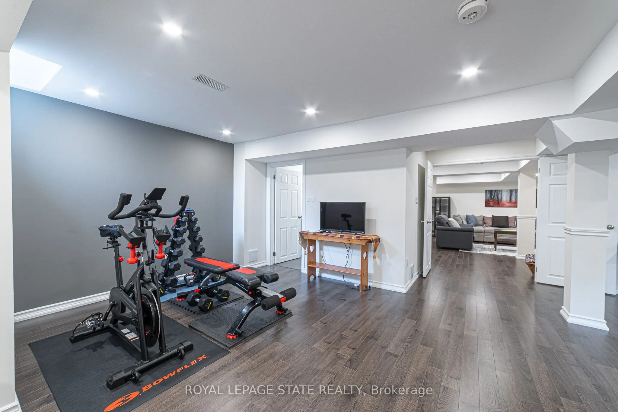 120 Sundial Crescent
