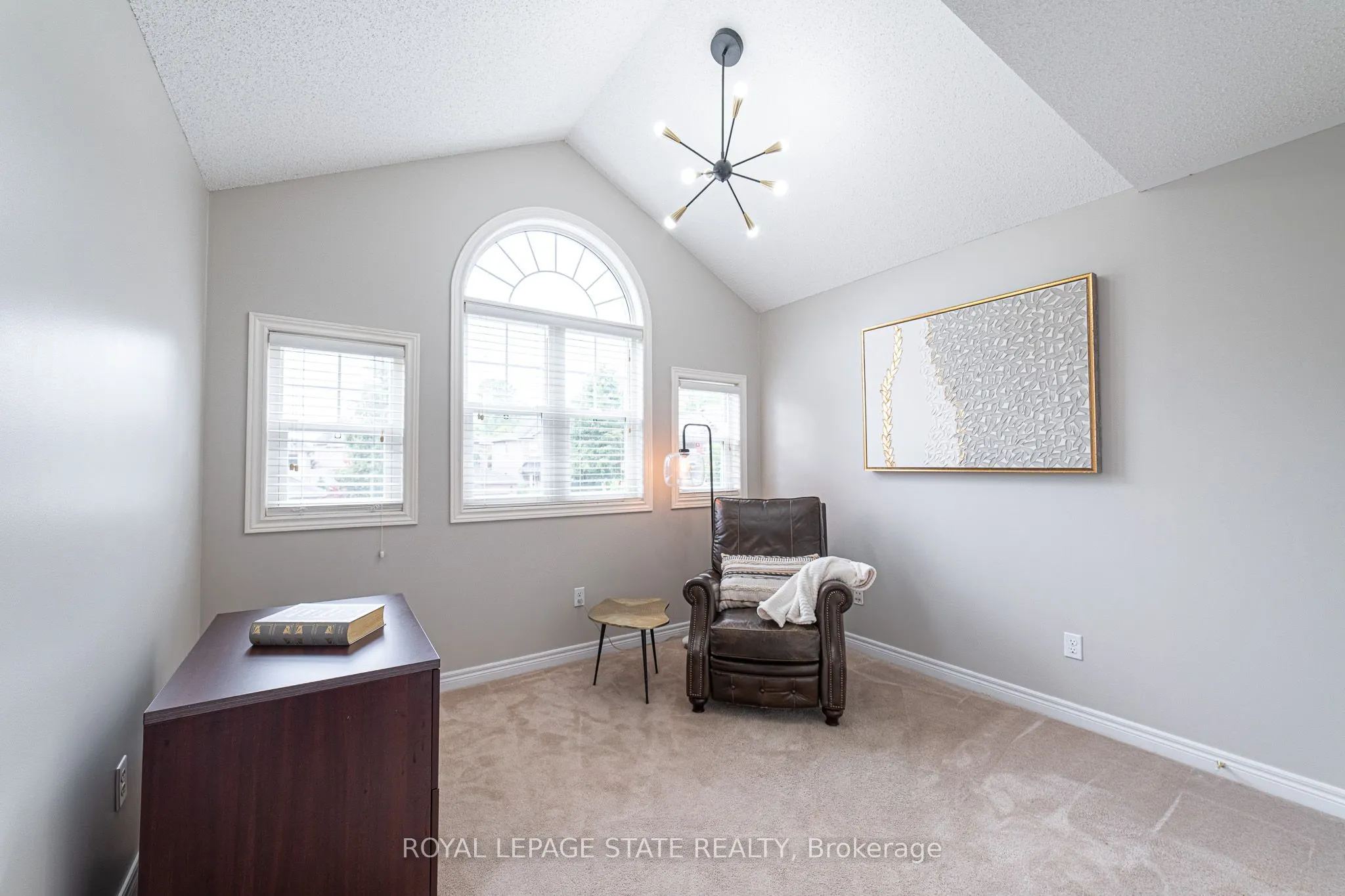 120 Sundial Crescent