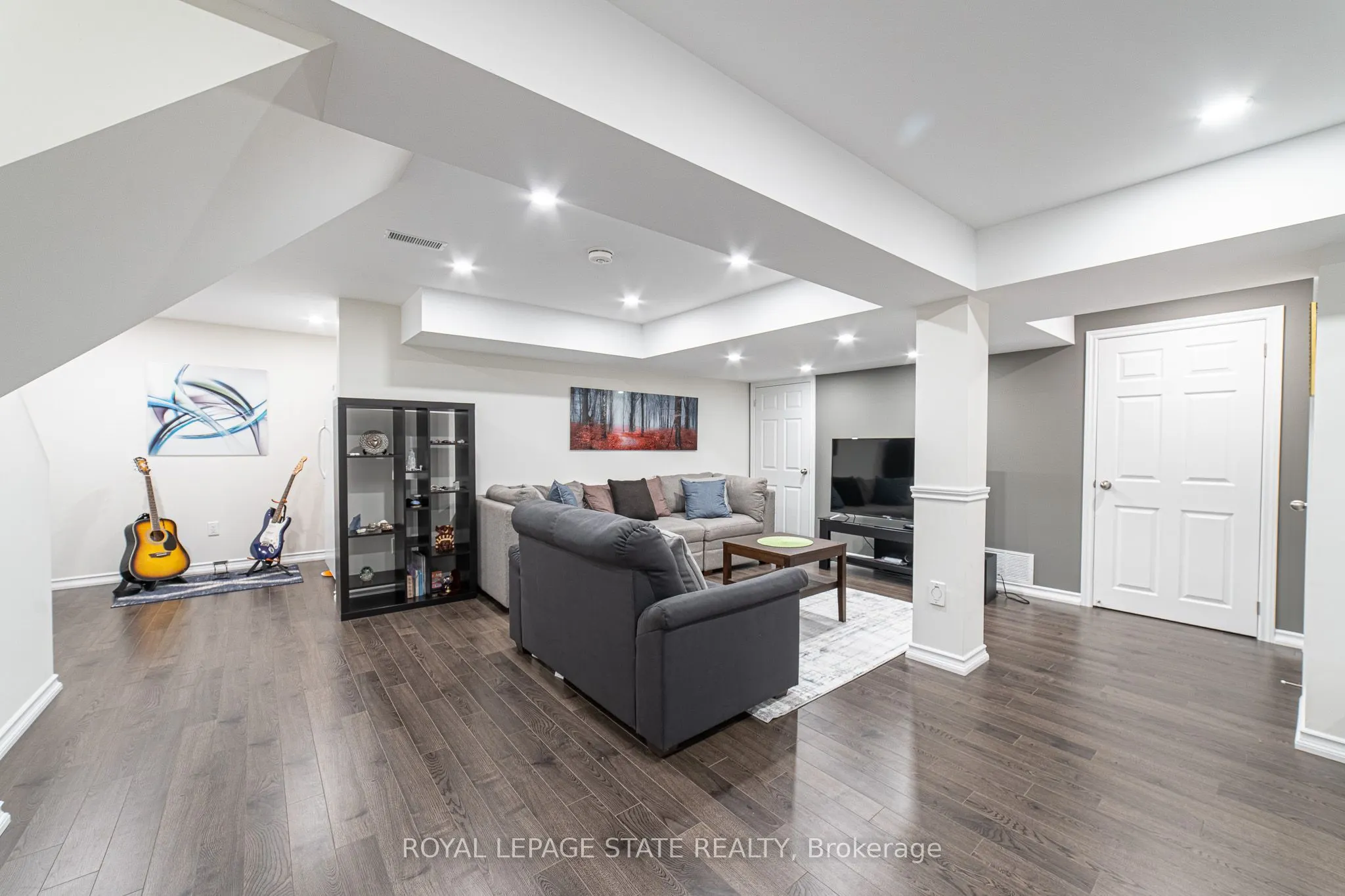 120 Sundial Crescent