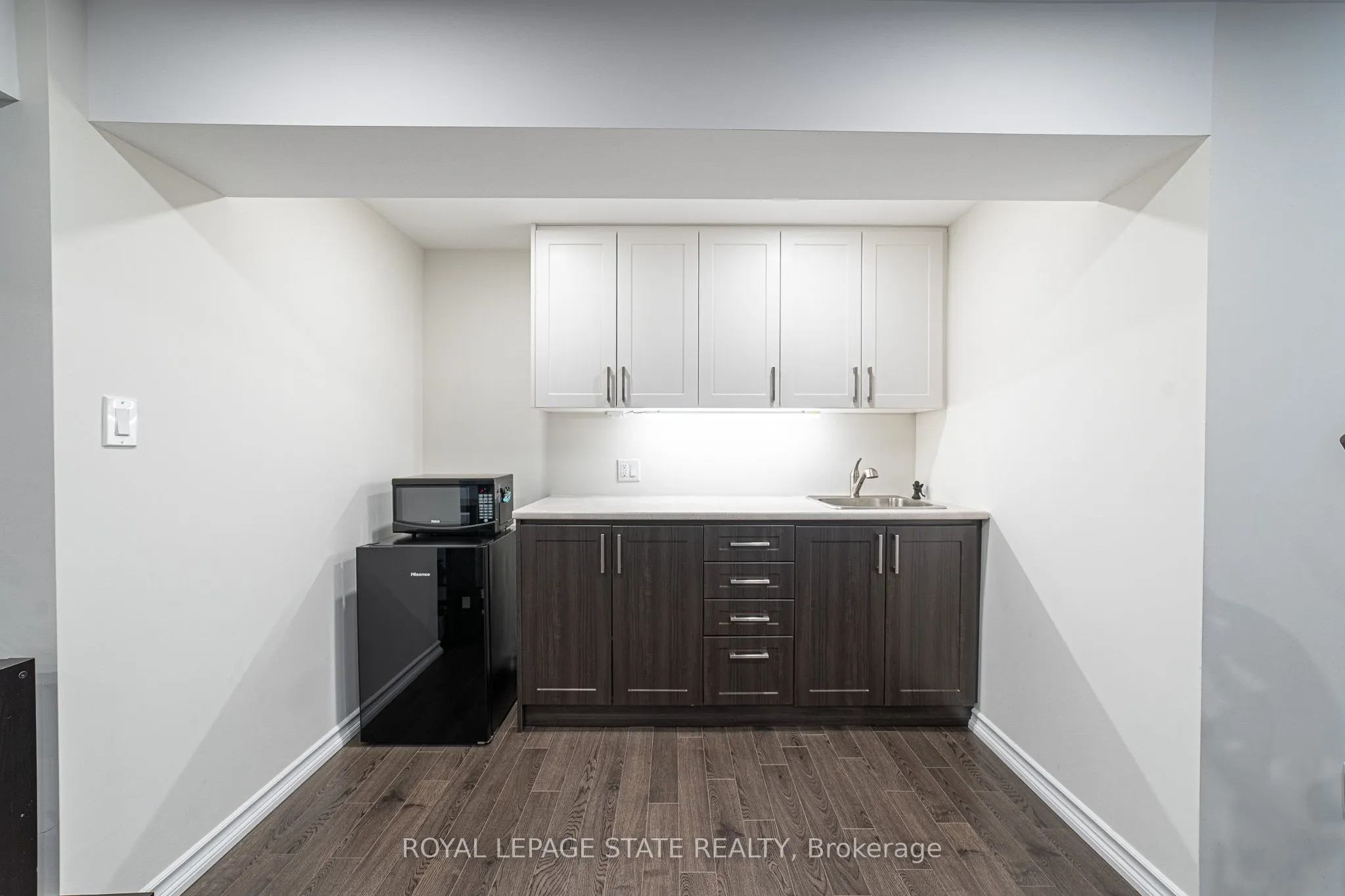 120 Sundial Crescent