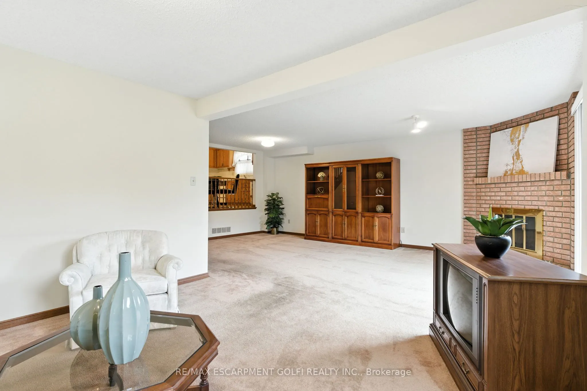 24 Ellington Avenue