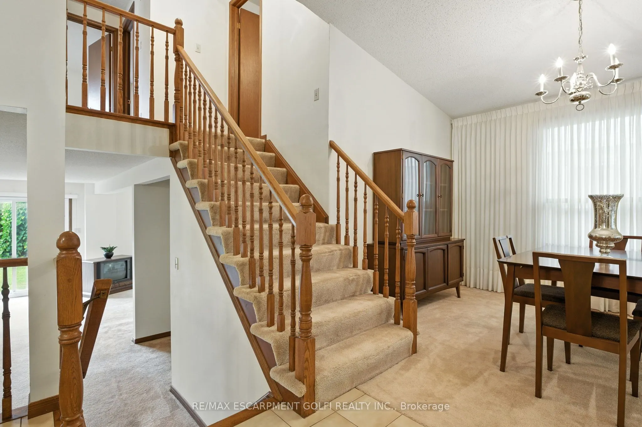 24 Ellington Avenue