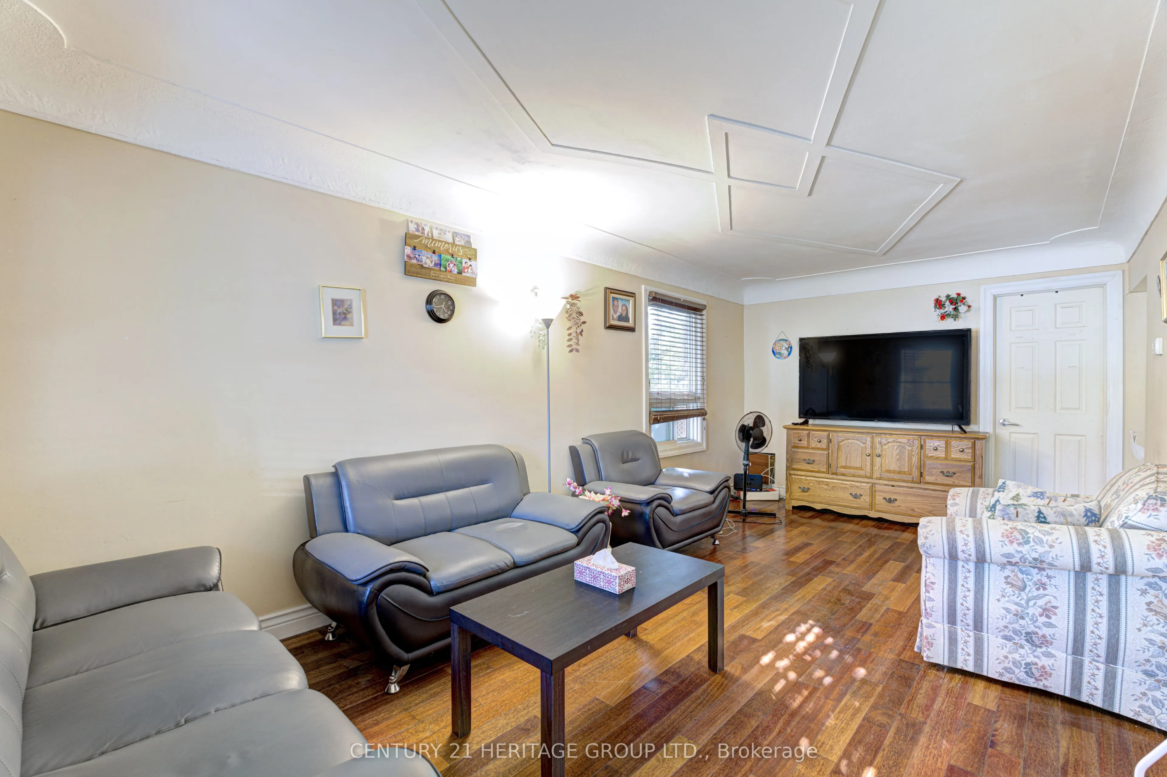 13 Cameron Avenue N