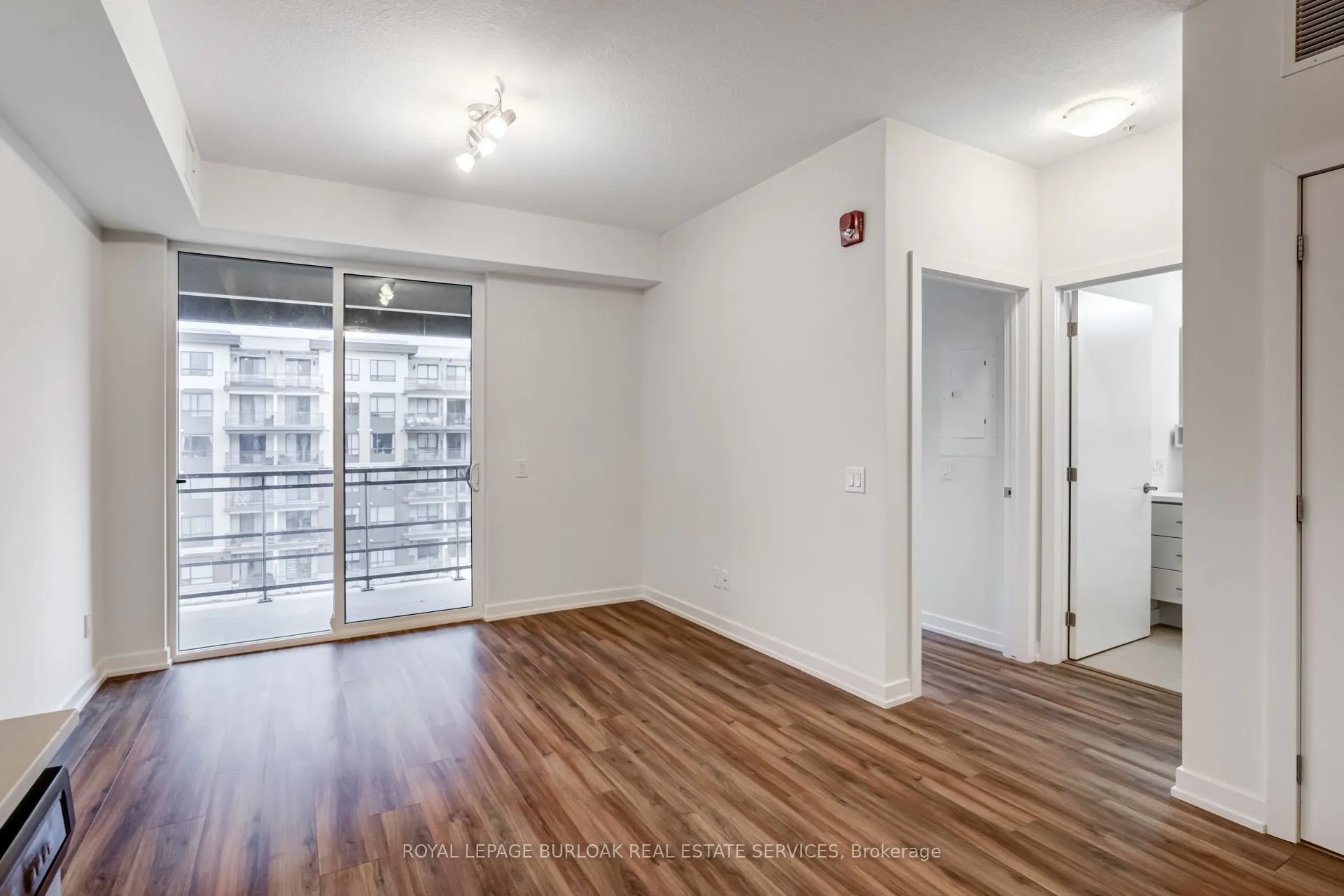 40 Esplanade Lane, #422