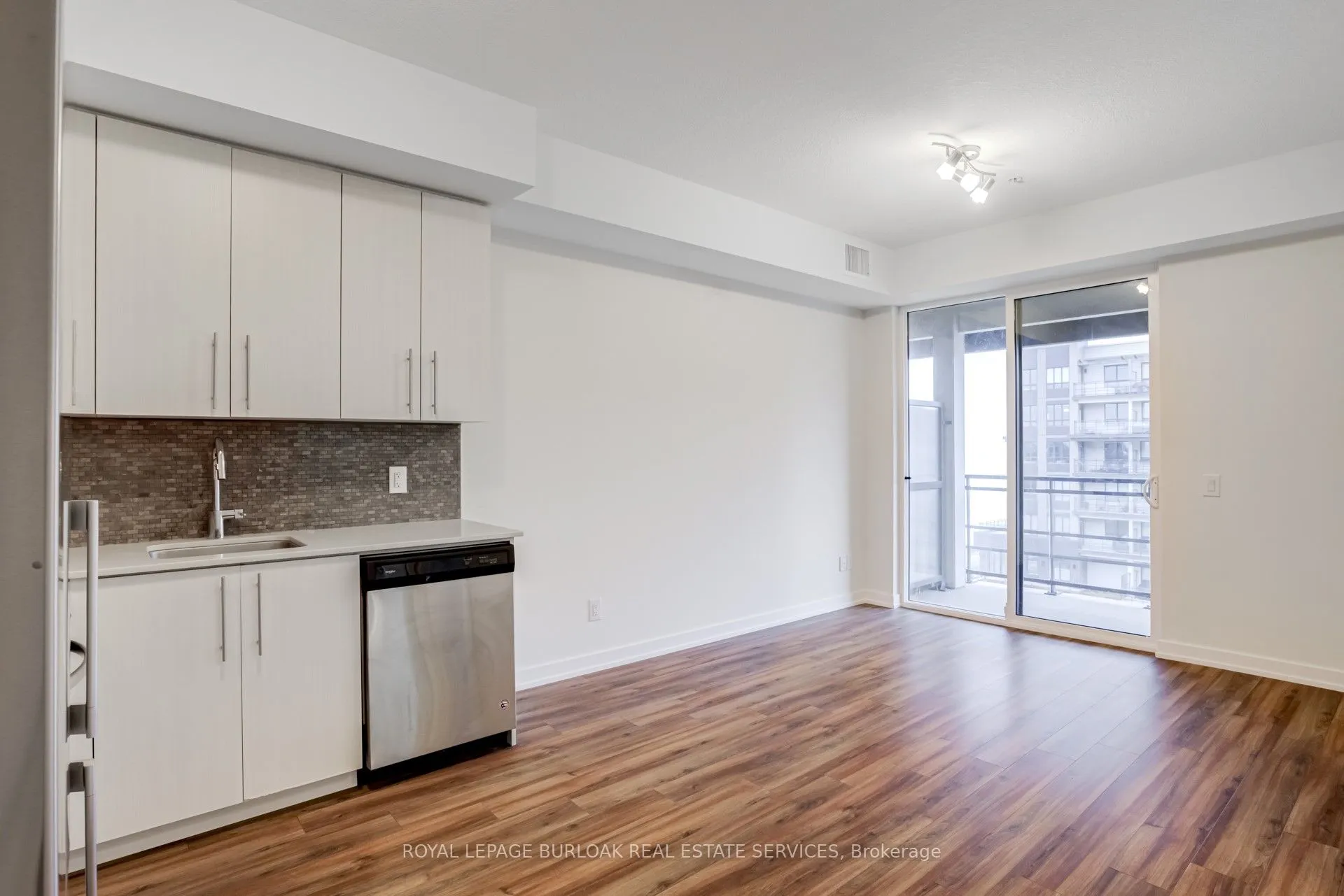 40 Esplanade Lane, #422