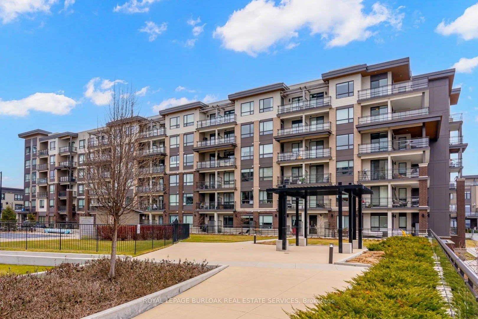 40 Esplanade Lane, #422