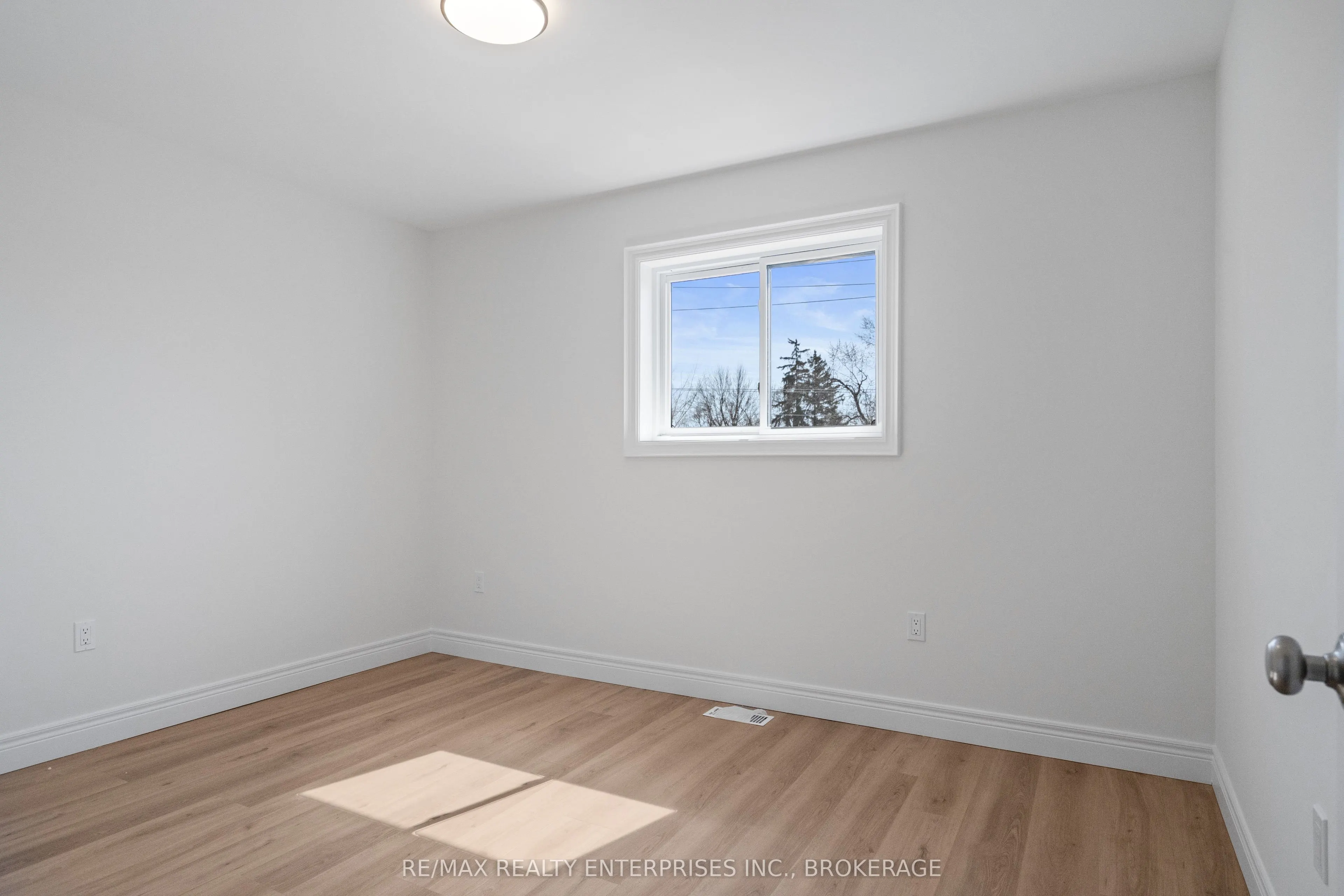 40 McMaster Avenue