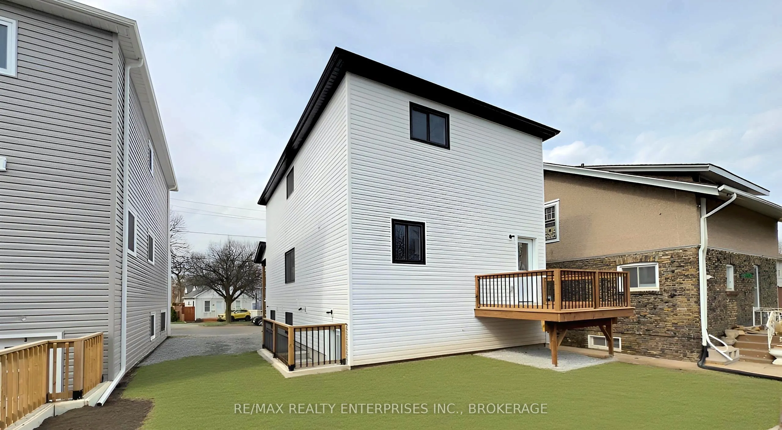 40 McMaster Avenue